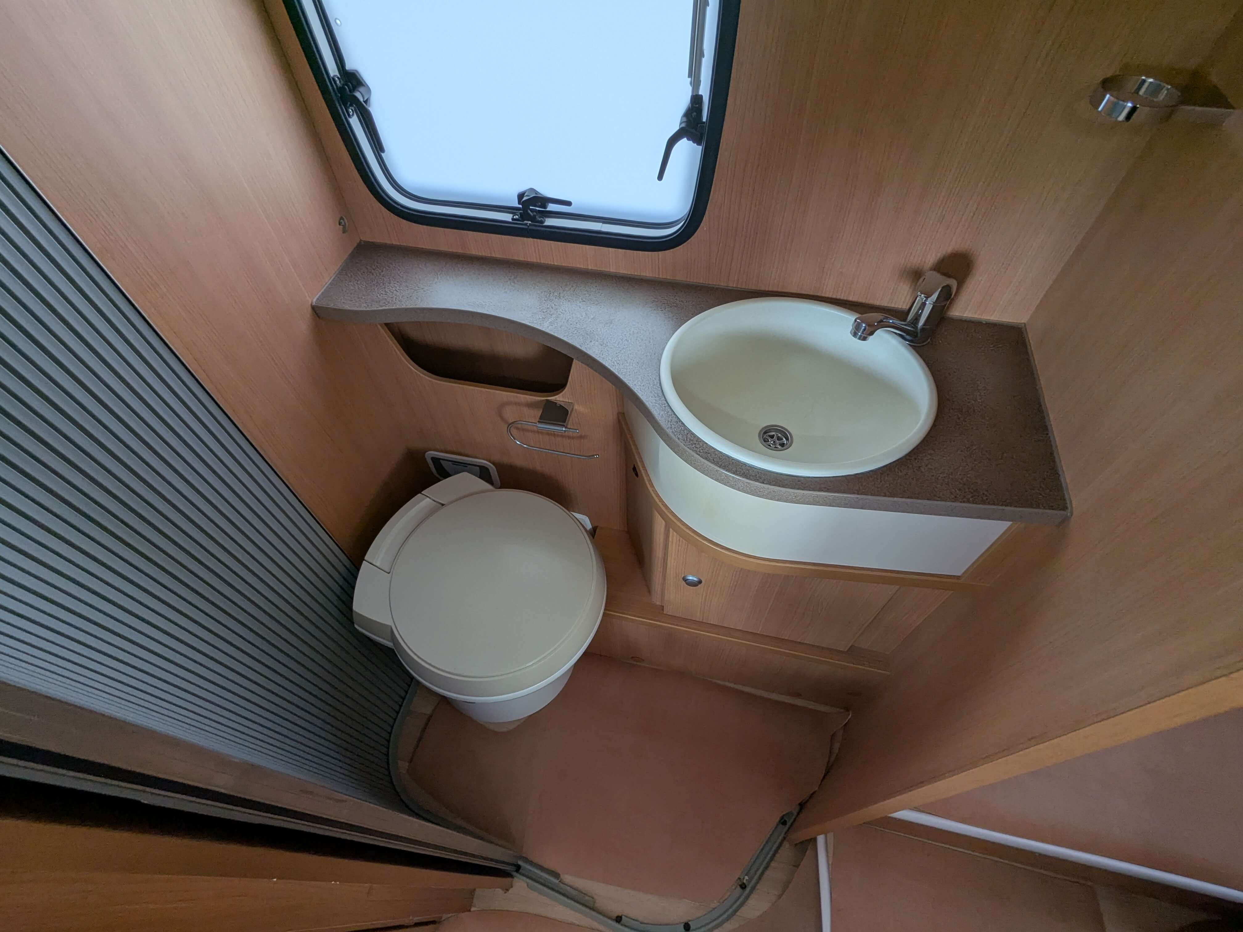  - 4 - CHAUSSON FLASH 28 