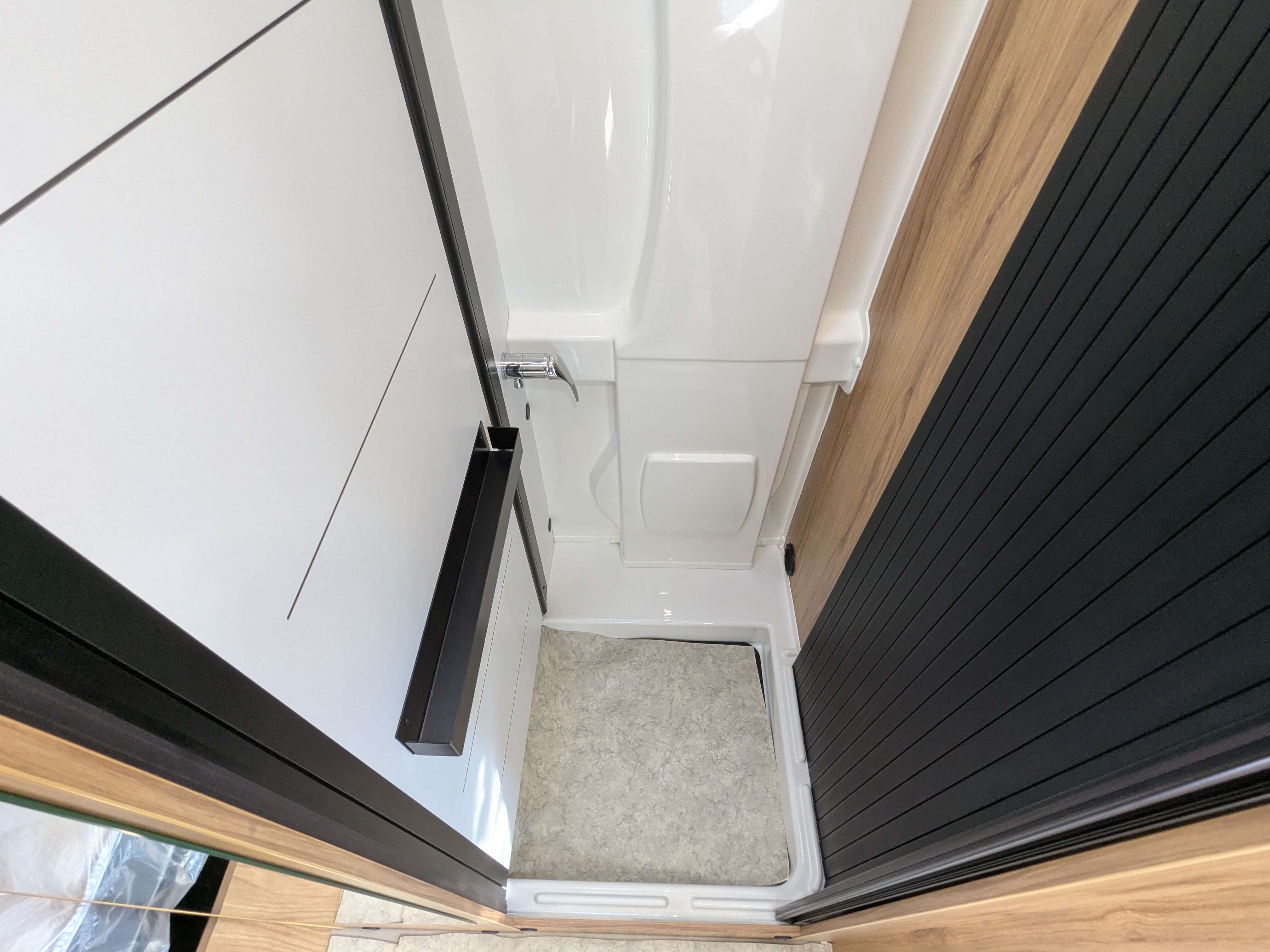  - 8 - FONT VENDOME LEADER CAMP DUO STANDARD 