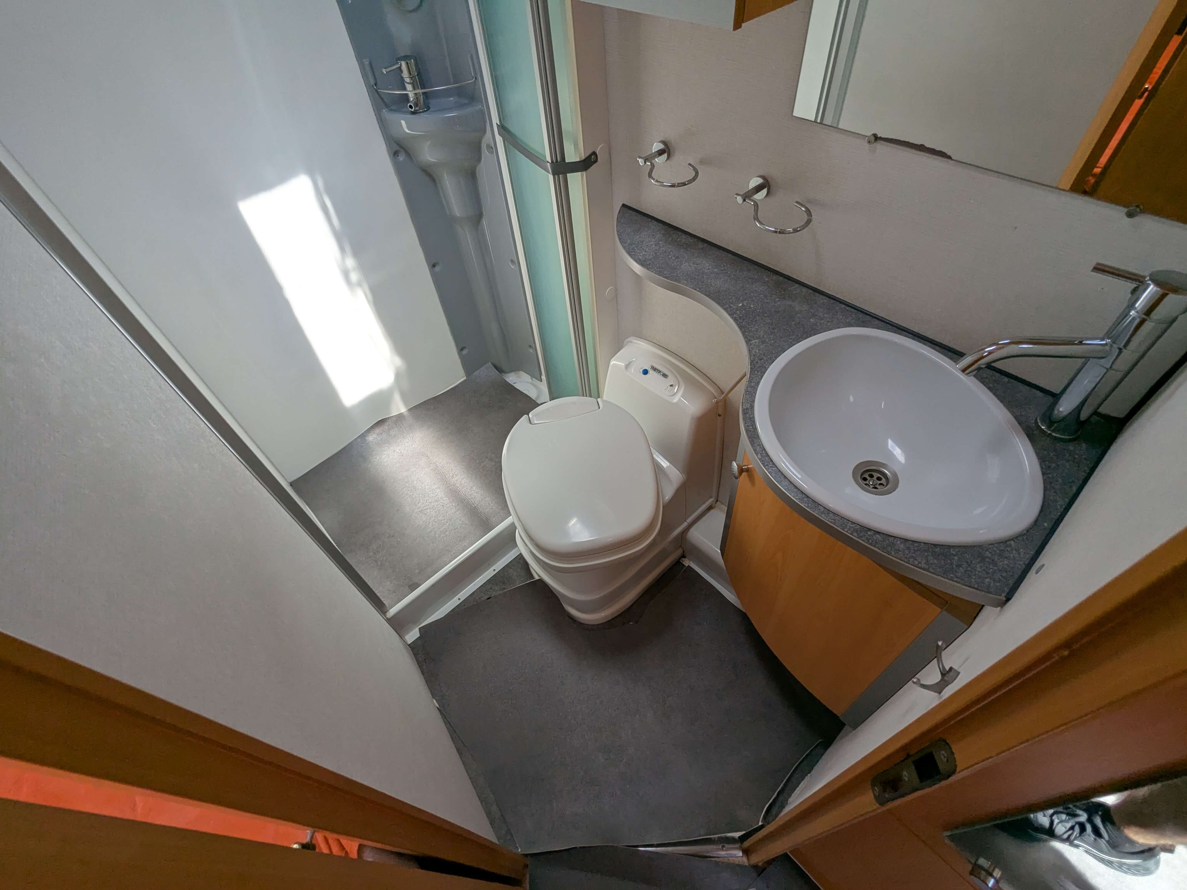  - 8 - PILOTE REFERENCE P 670 