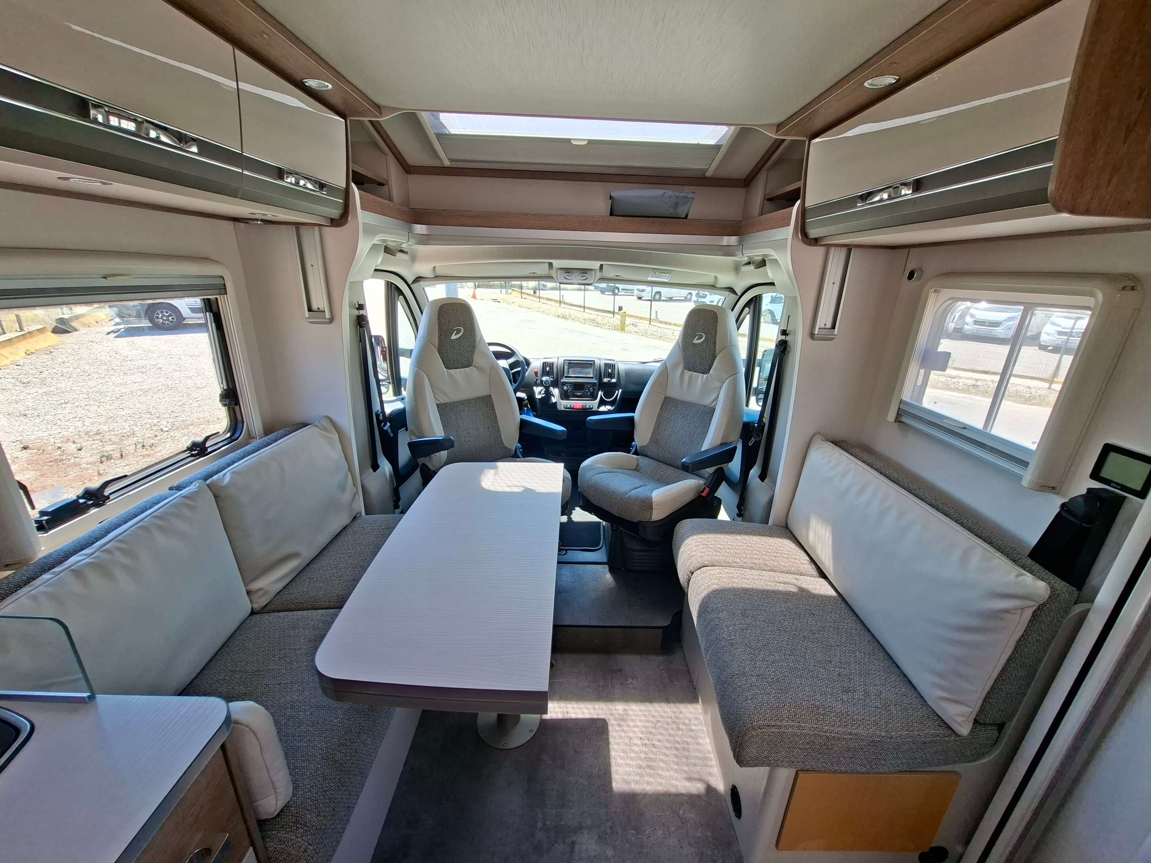  - 3 - DETHLEFFS TREND T 7057 EBL 