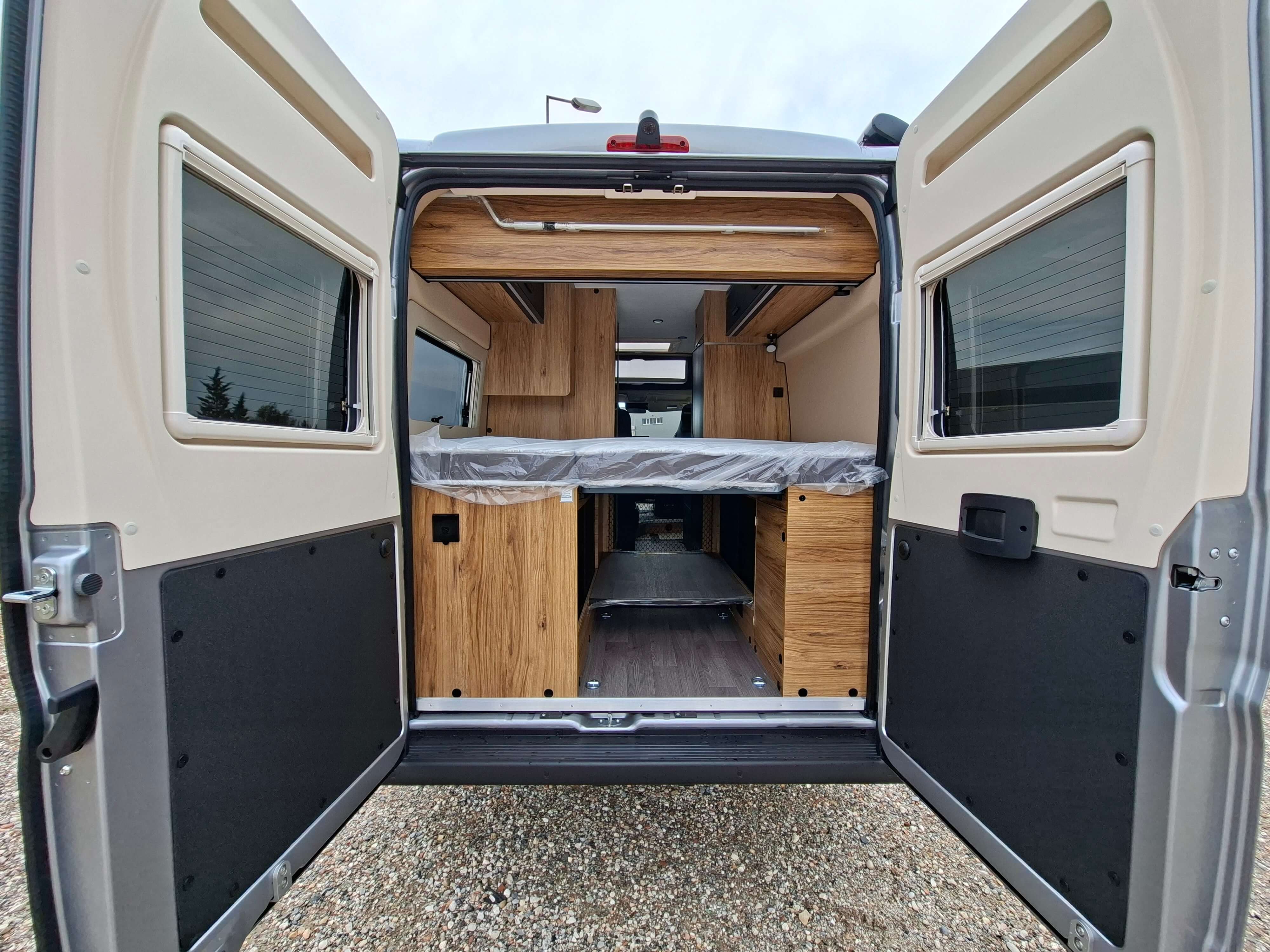  - 1 - FONT VENDOME LEADER CAMP ELEGANCE 