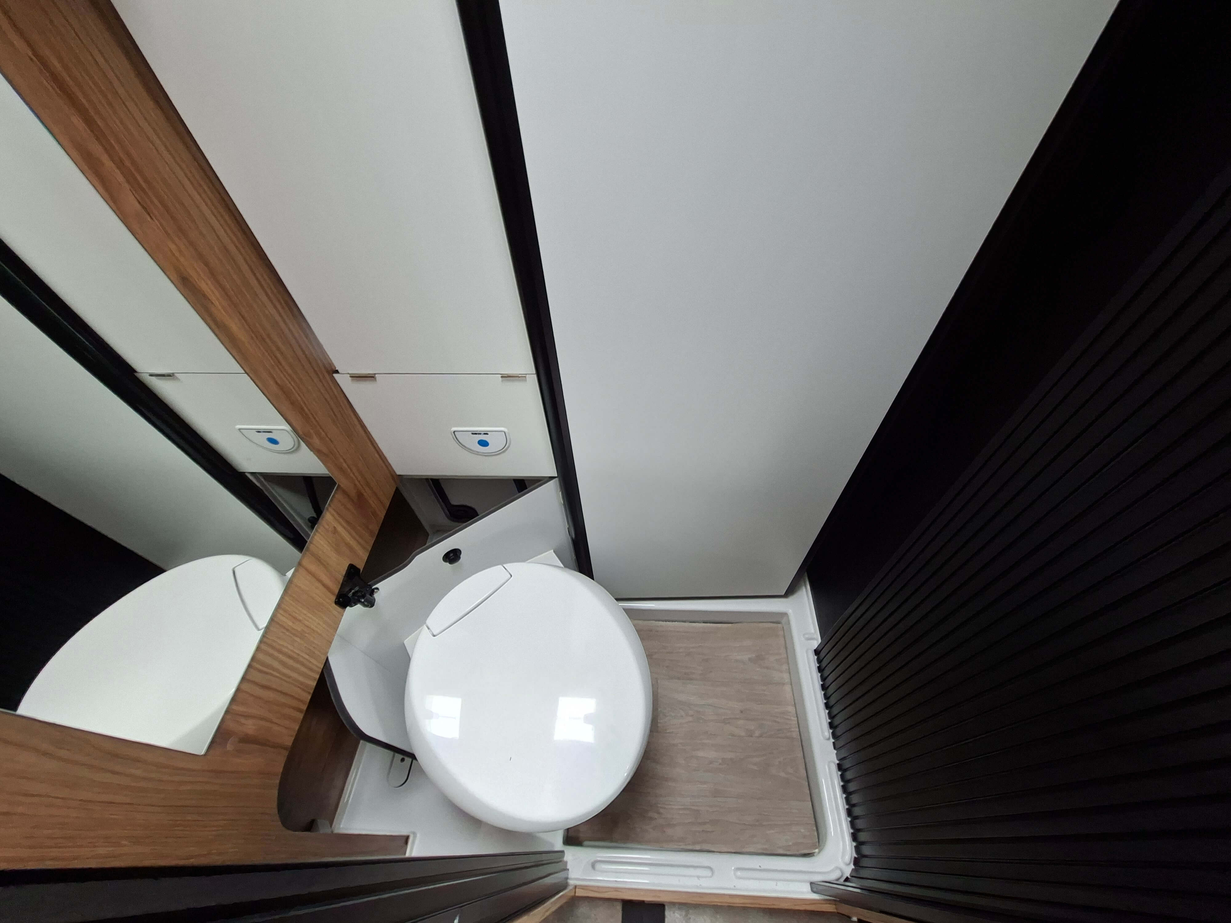 - 5 - FONT VENDOME LEADER CAMP ELEGANCE 