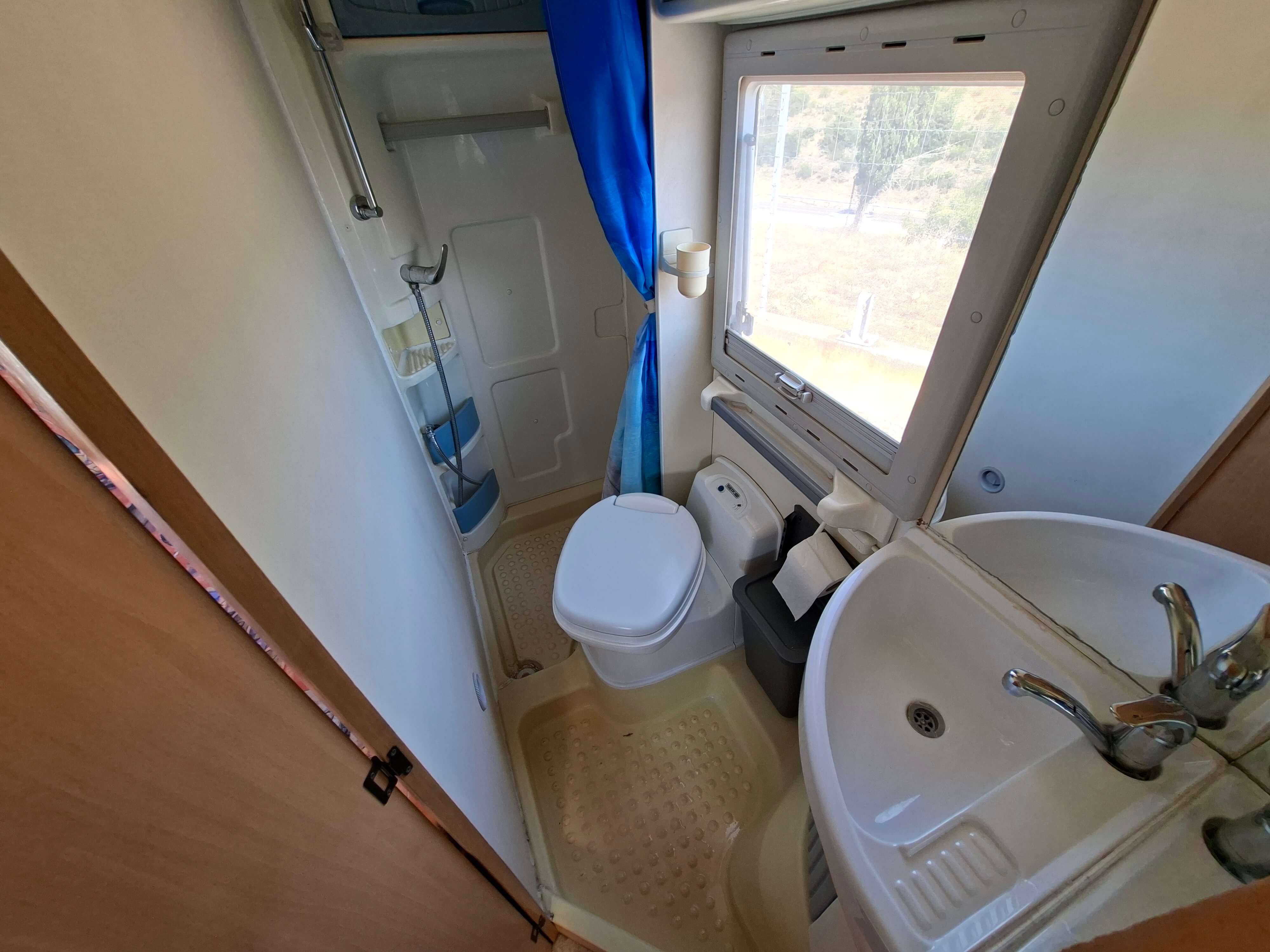  - 6 - CHAUSSON WELCOME 80 