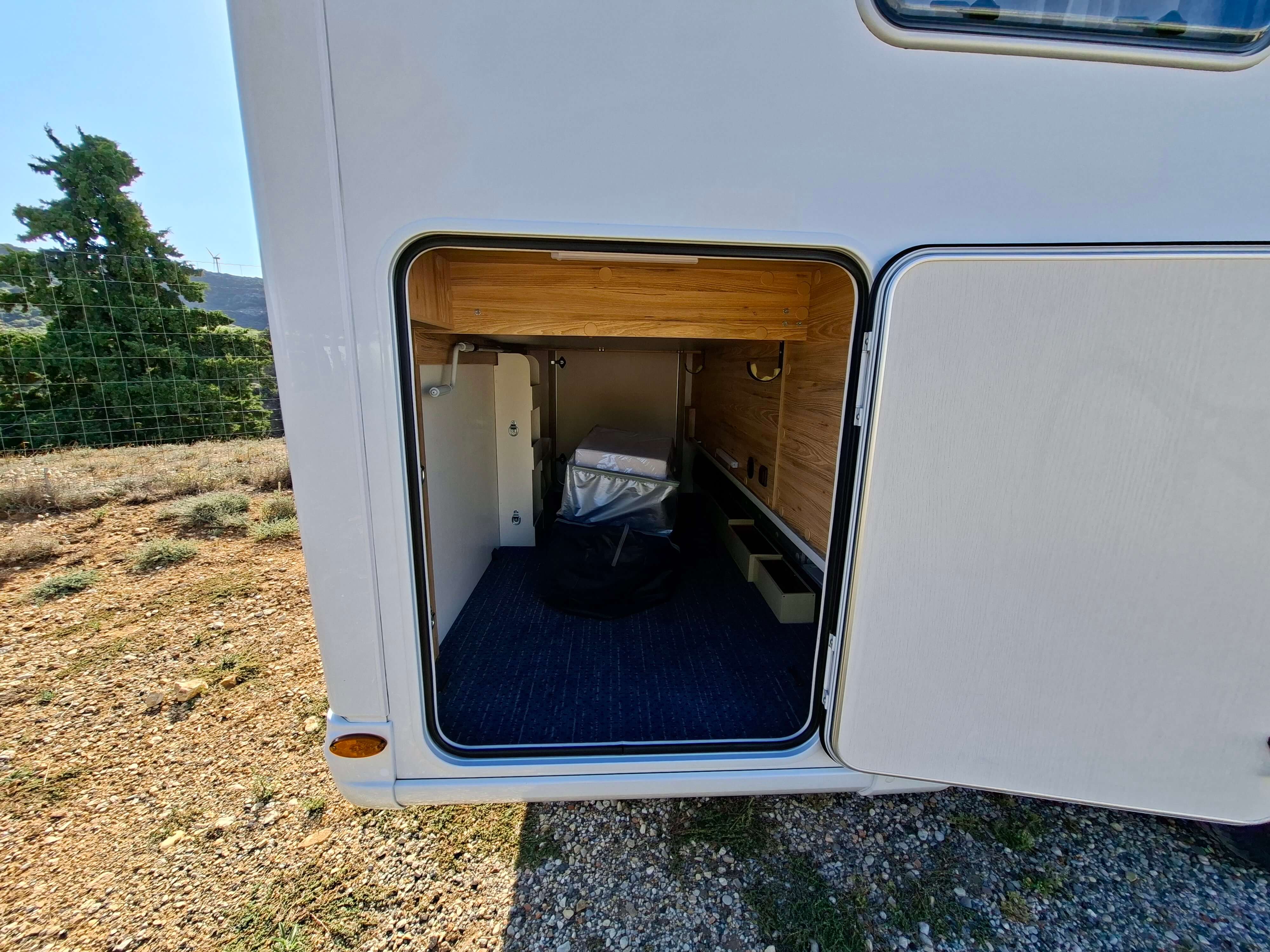  - 2 - BAVARIA I 740 FC NOMAD PLUS 