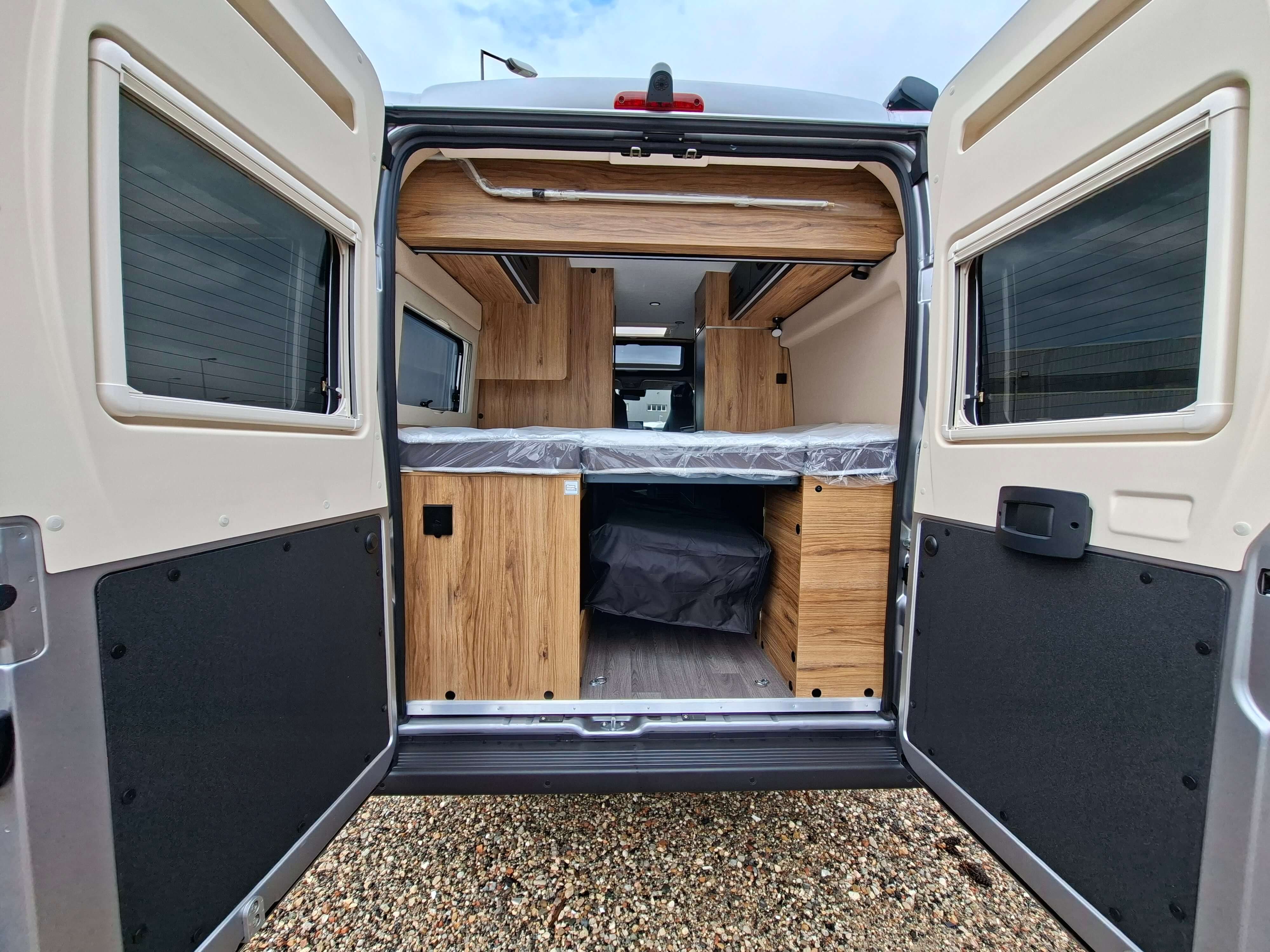  - 1 - FONT VENDOME LEADER CAMP ELEGANCE 