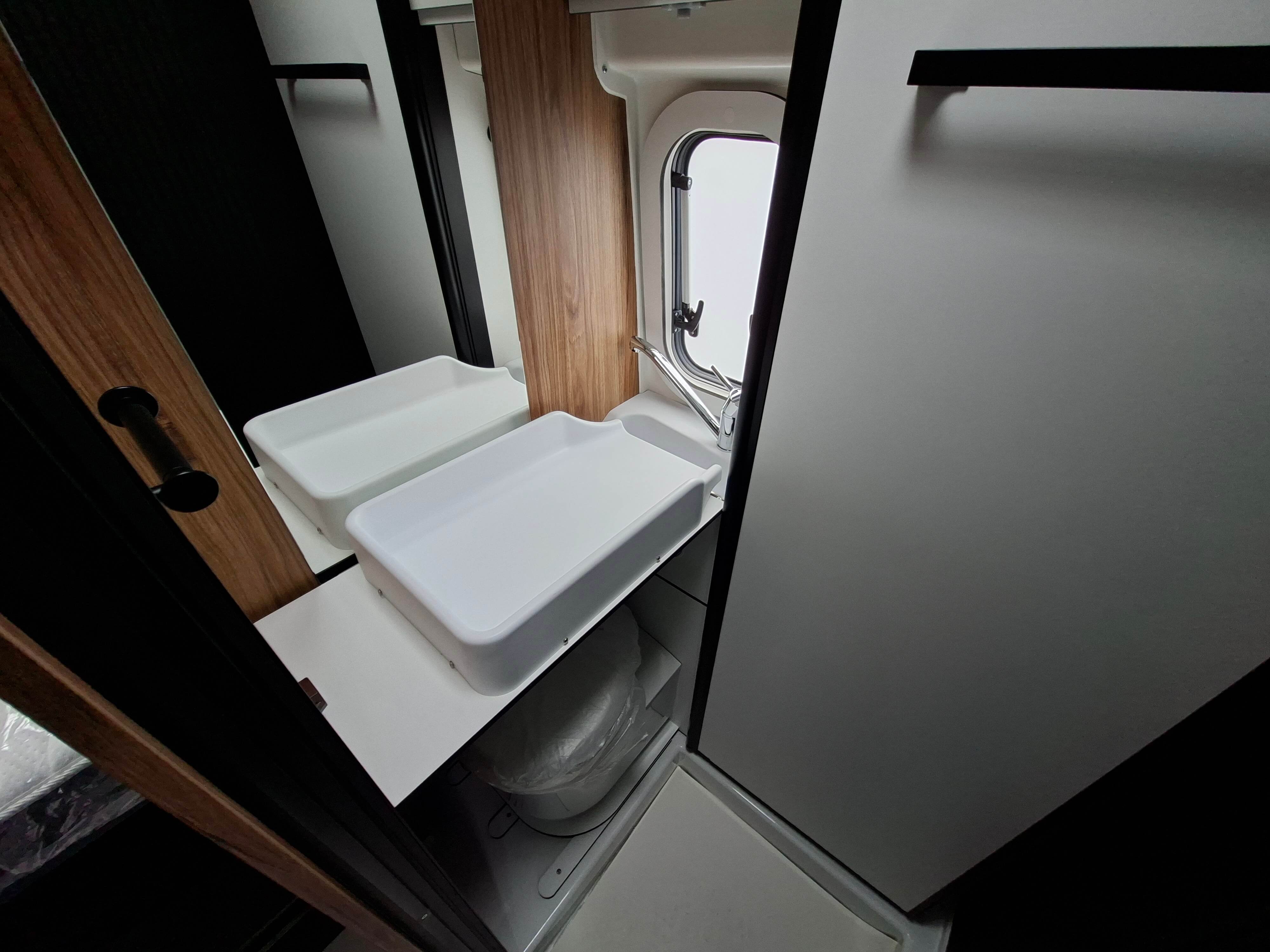  - 7 - FONT VENDOME LEADER CAMP ELEGANCE 