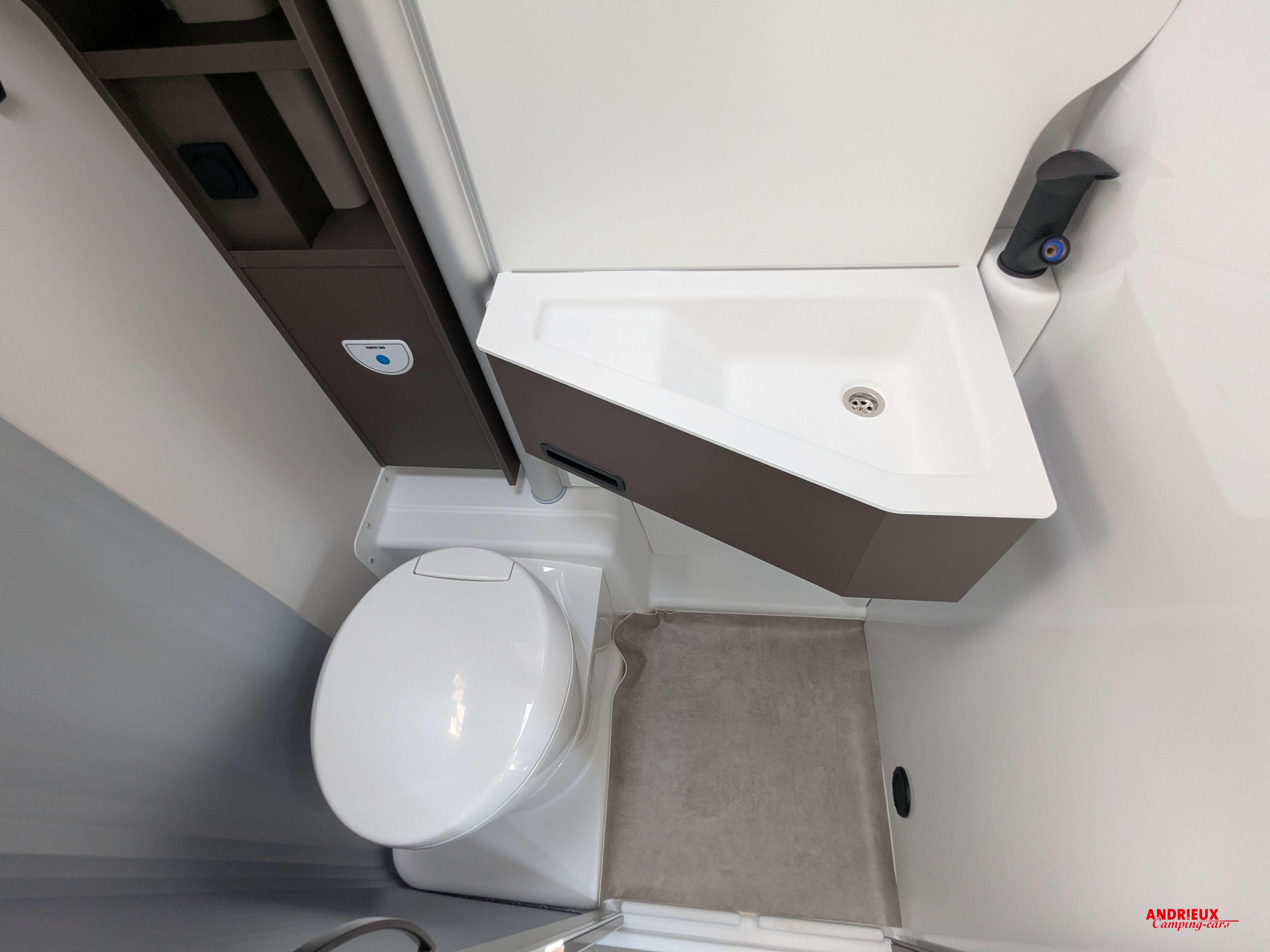  - 4 - BURSTNER B66 600 C 