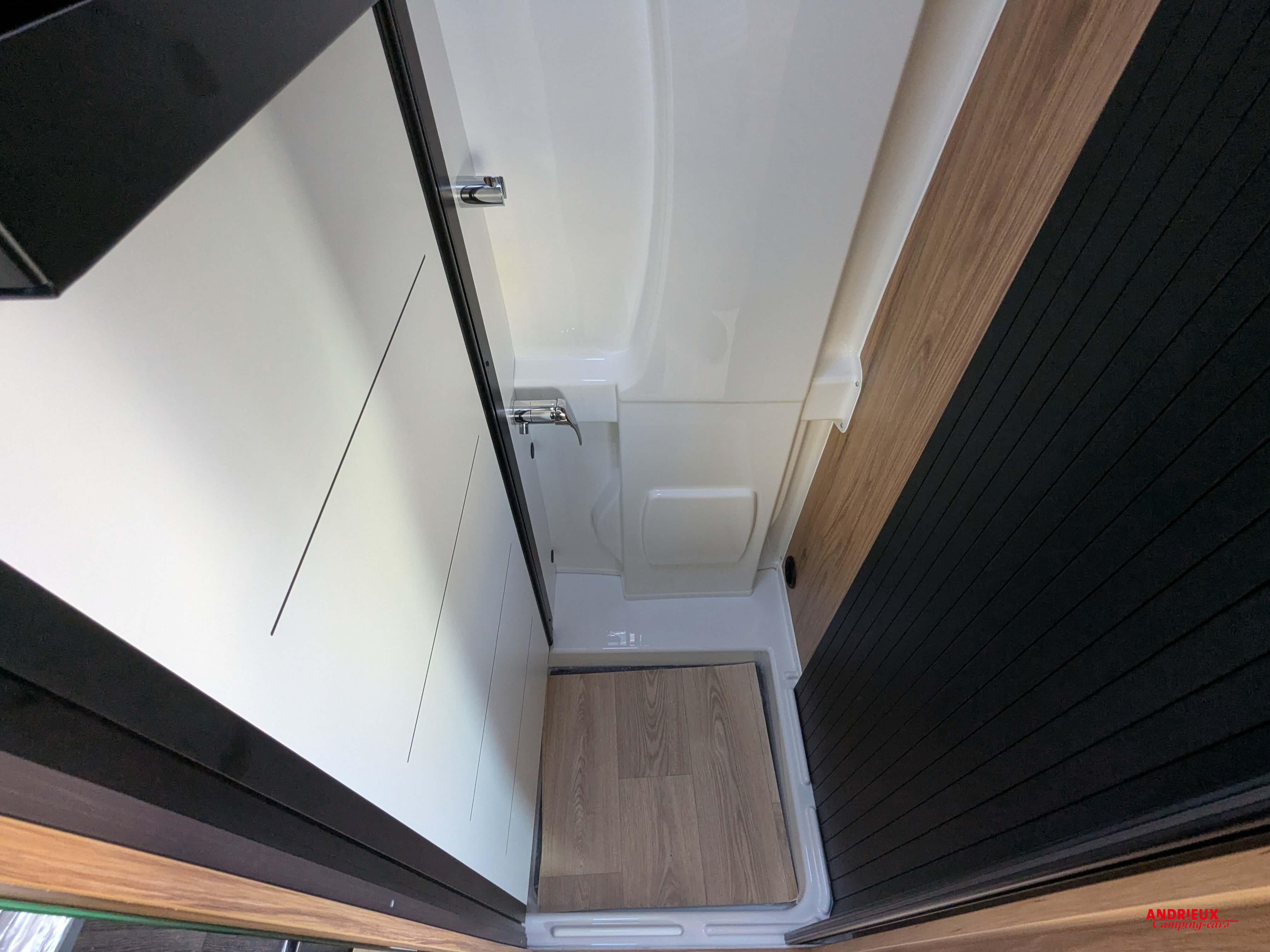  - 8 - FONT VENDOME LEADER CAMP ELEGANCE 