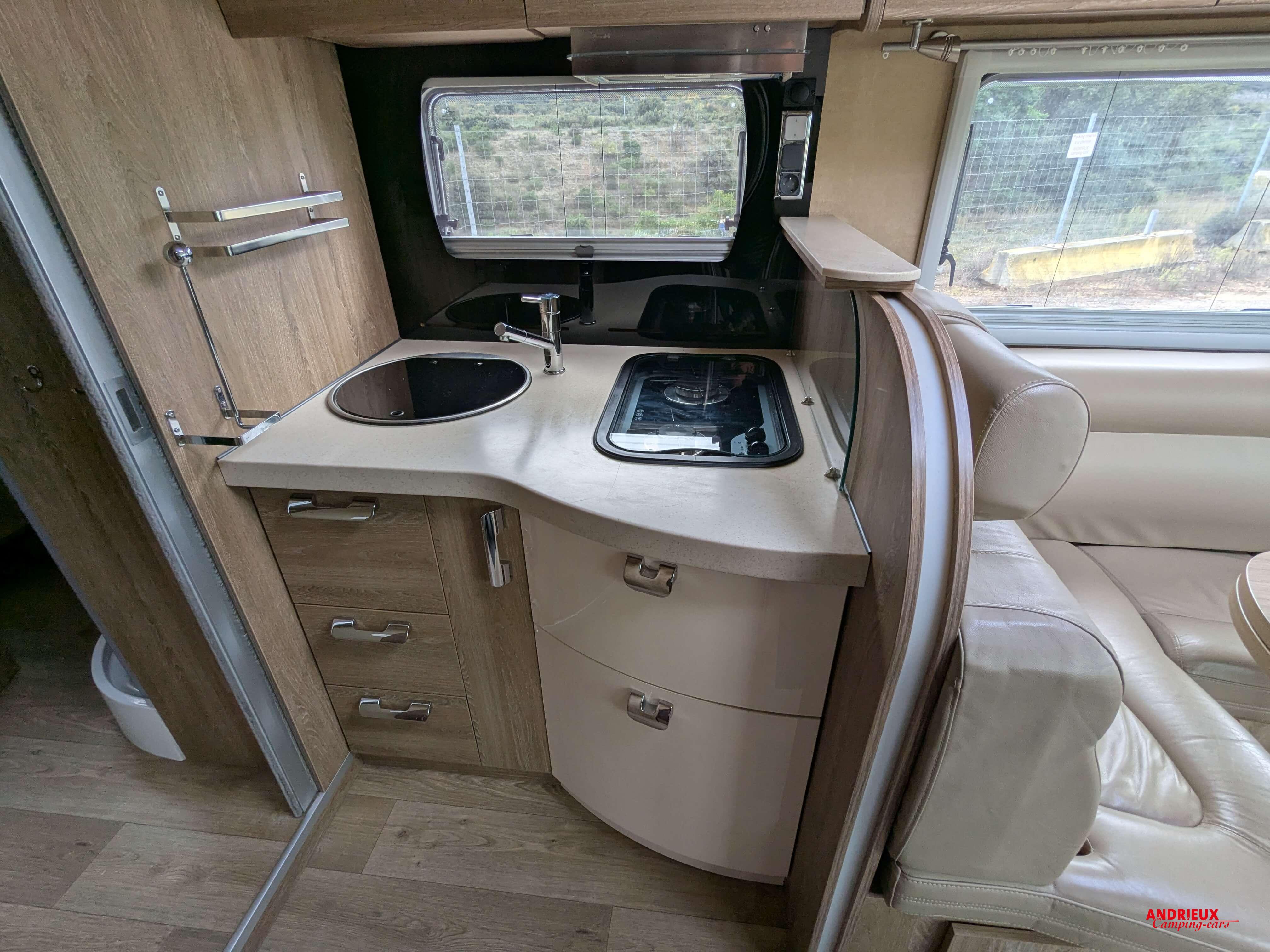  - 1 - LE VOYAGEUR LVX8 