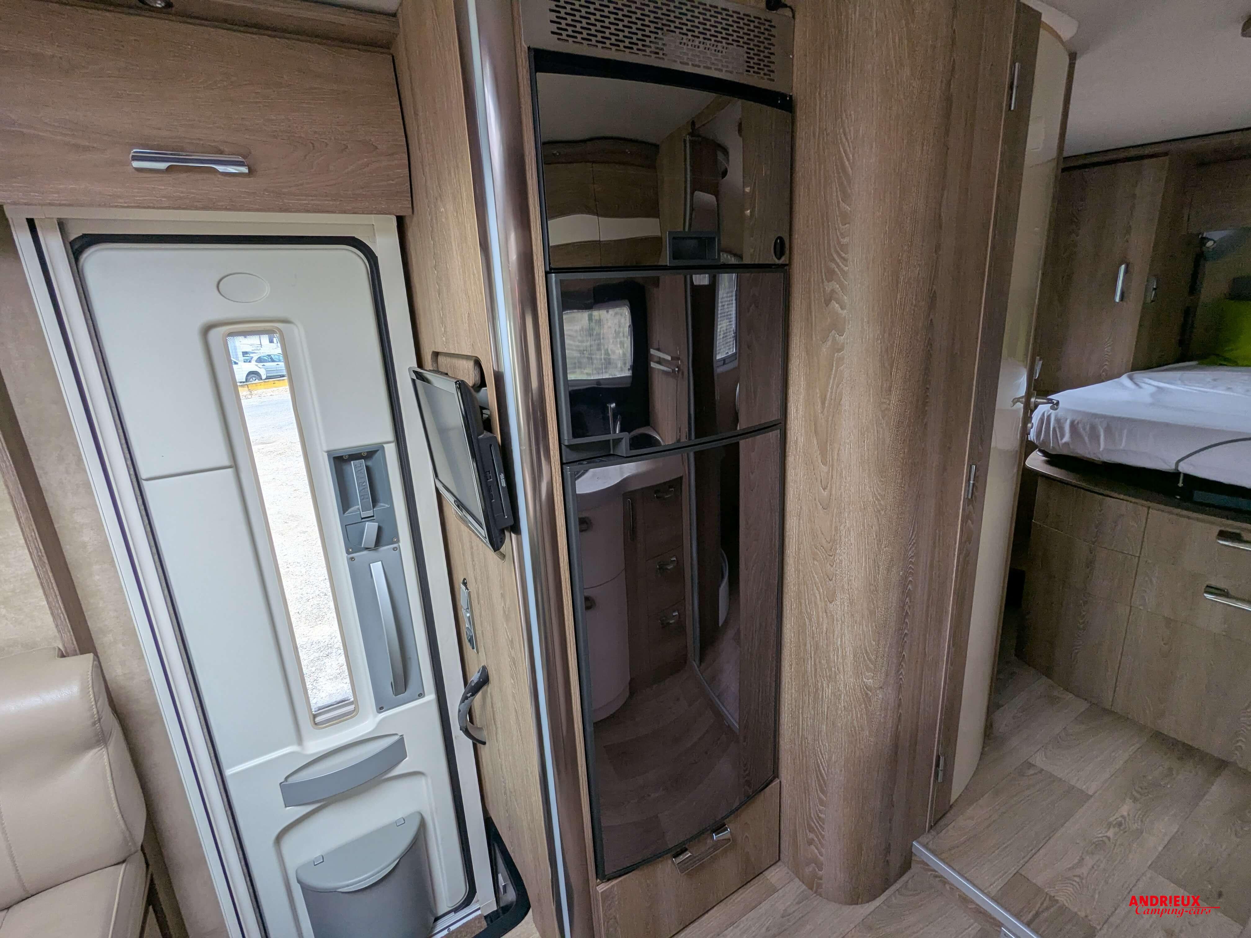  - 2 - LE VOYAGEUR LVX8 