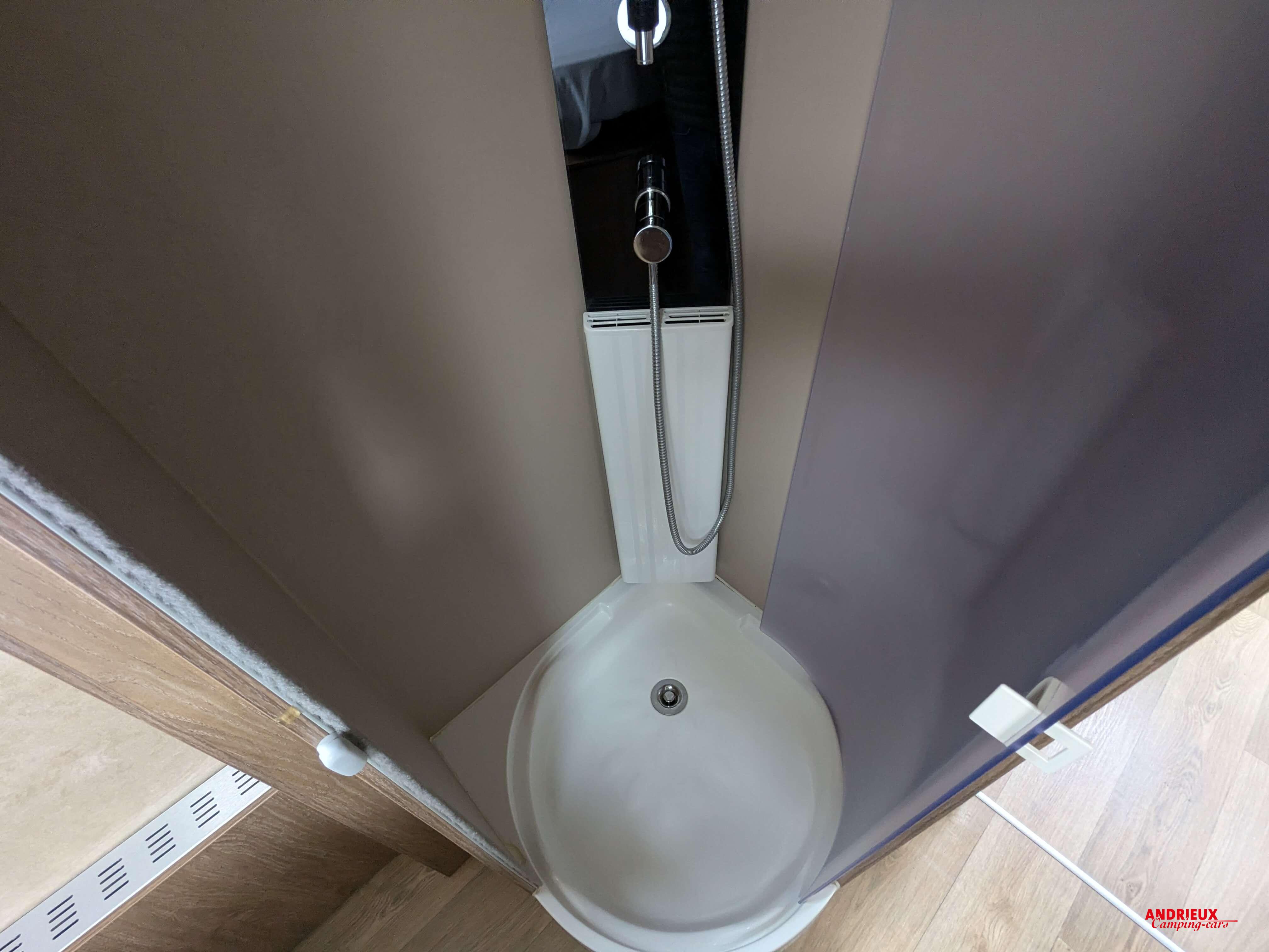  - 4 - LE VOYAGEUR LVX8 