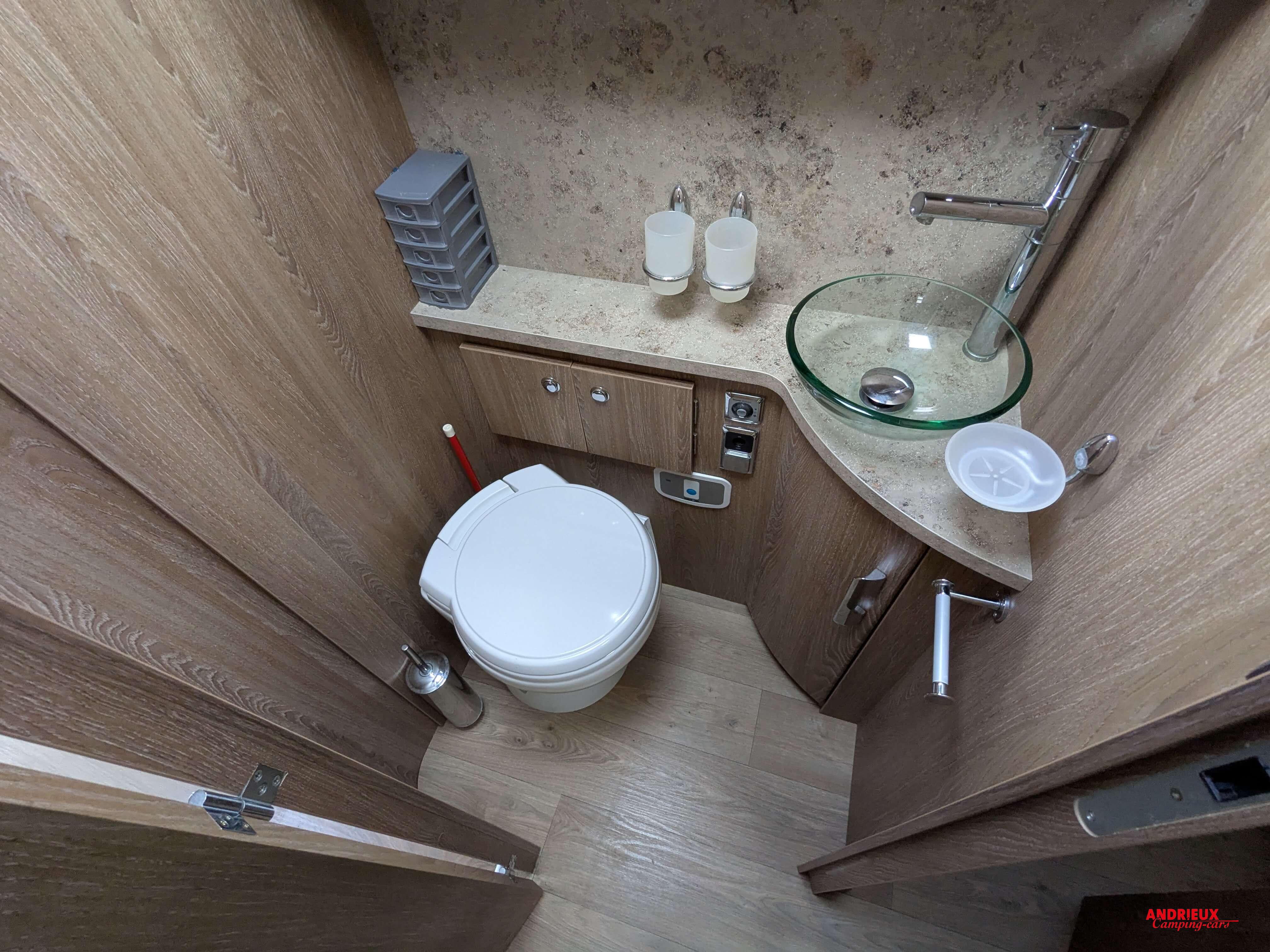  - 6 - LE VOYAGEUR LVX8 