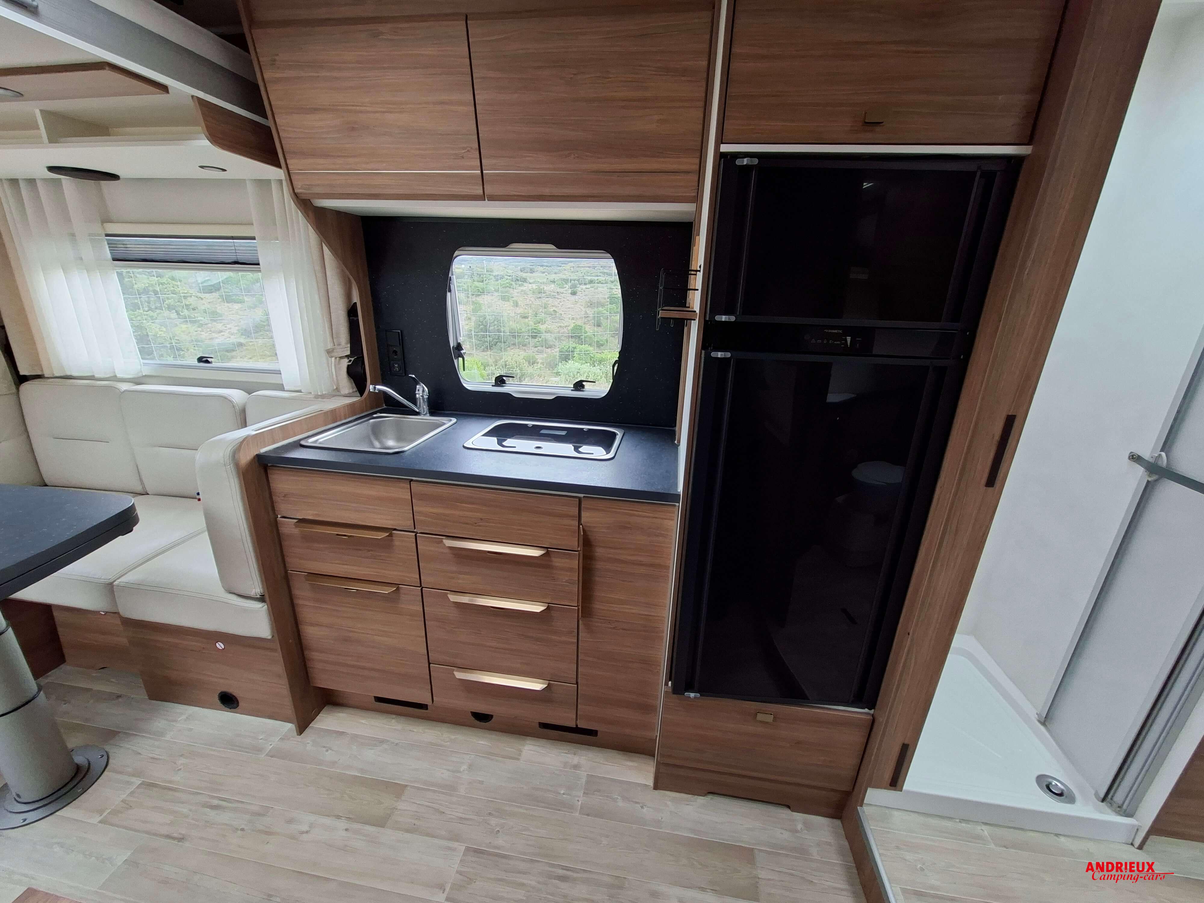  - 4 - PILOTE P 696 U EXPRESSION 