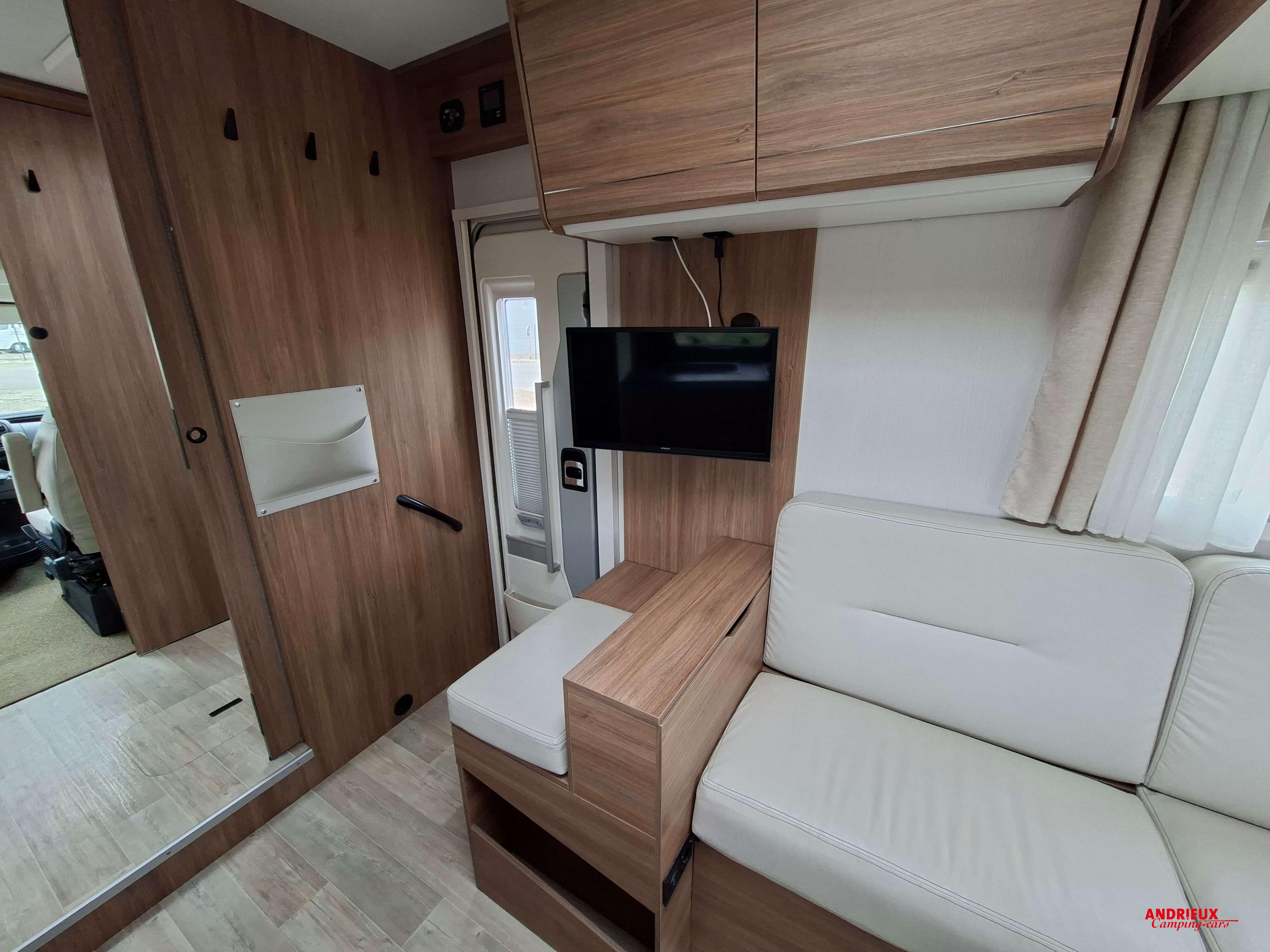  - 5 - PILOTE P 696 U EXPRESSION 