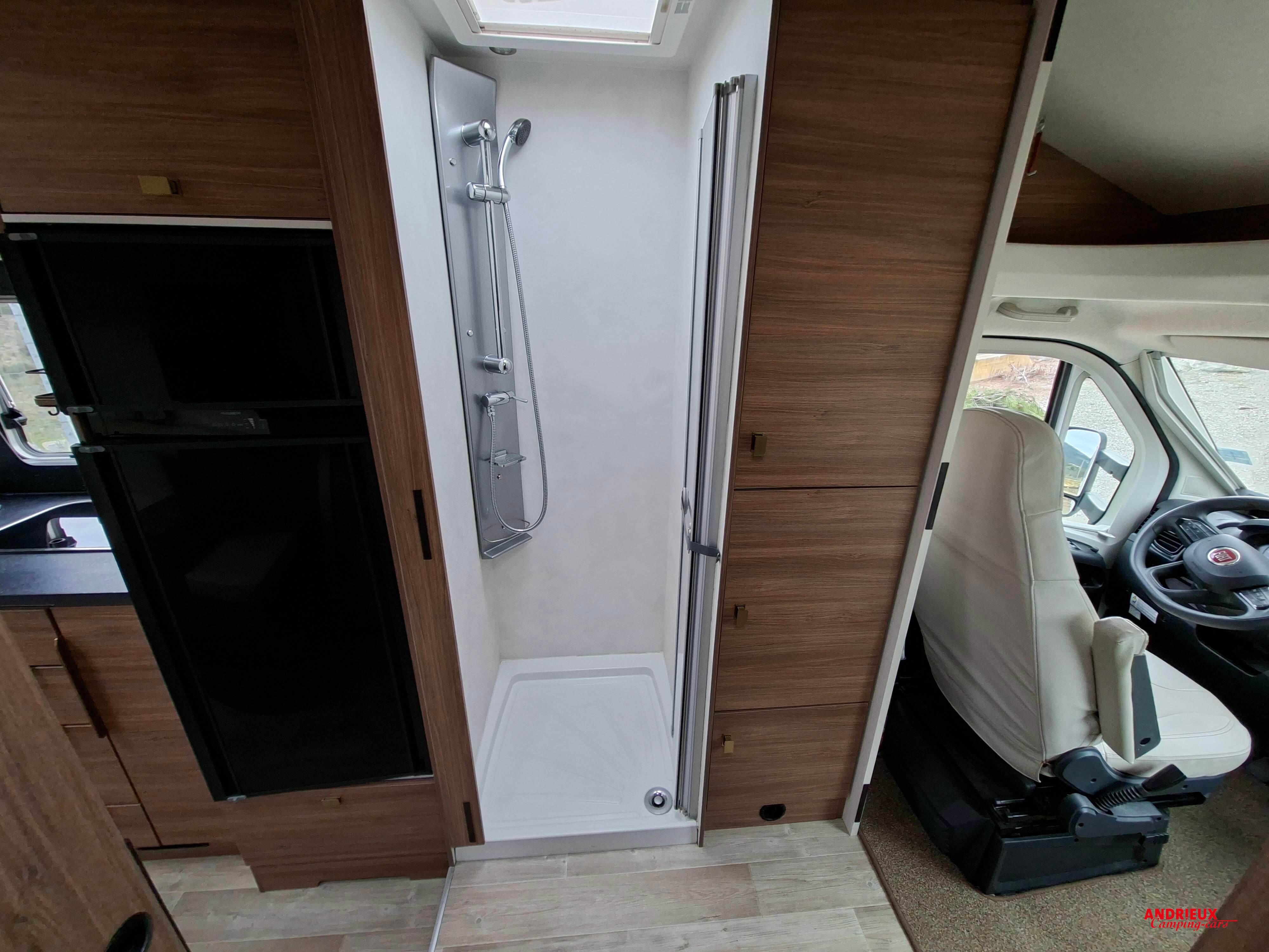  - 6 - PILOTE P 696 U EXPRESSION 