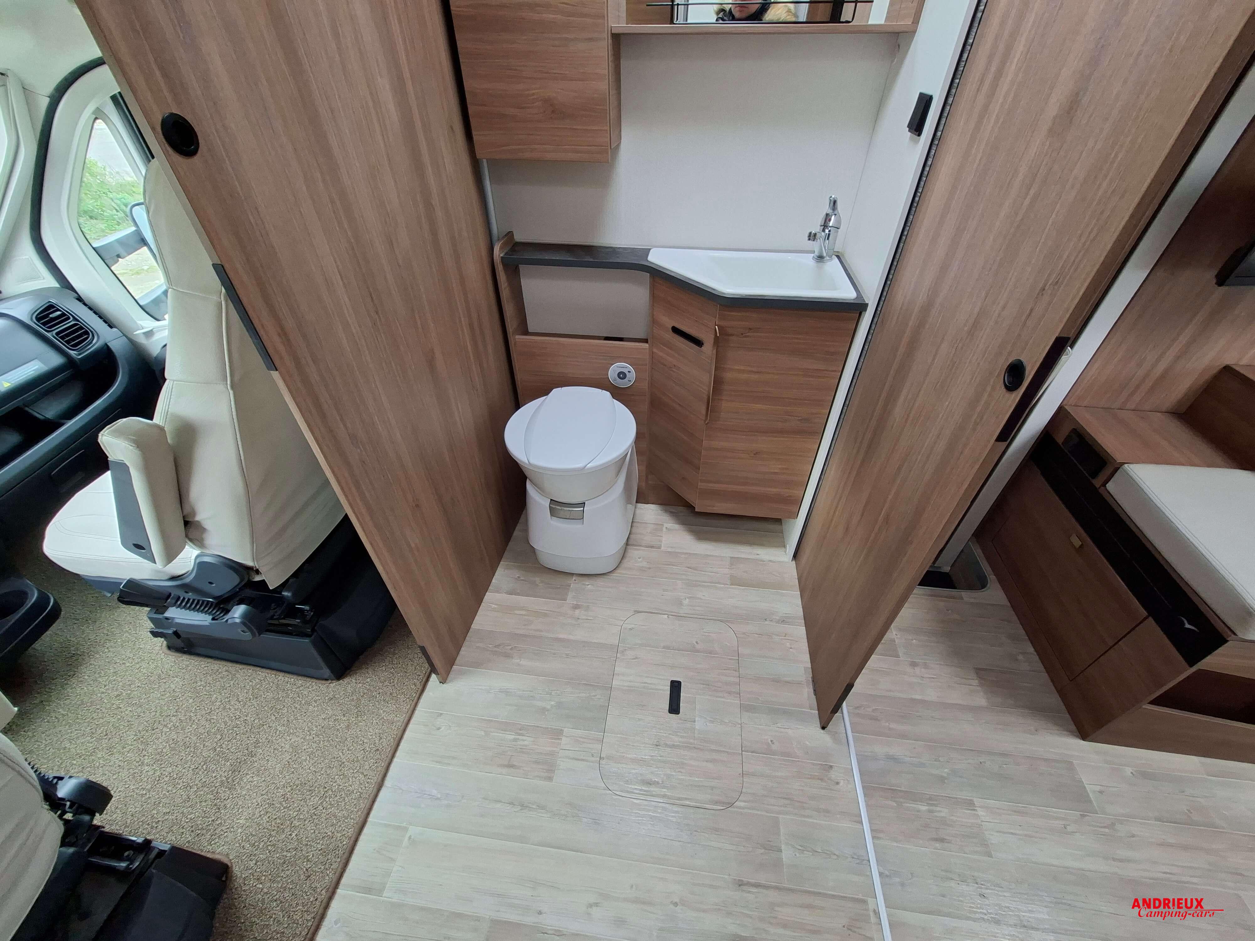  - 7 - PILOTE P 696 U EXPRESSION 