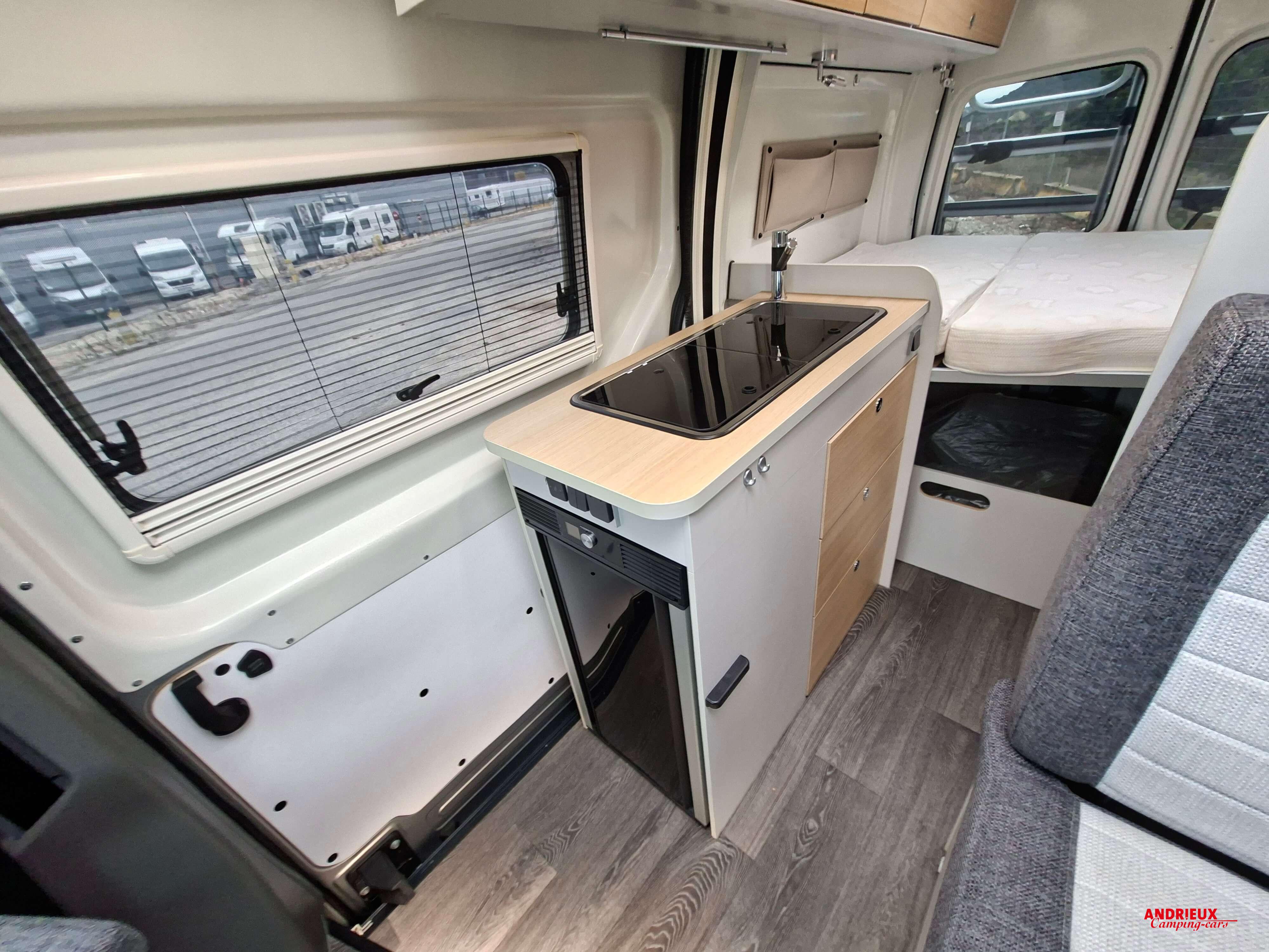  - 4 - FONT VENDOME MASTER VAN XS 