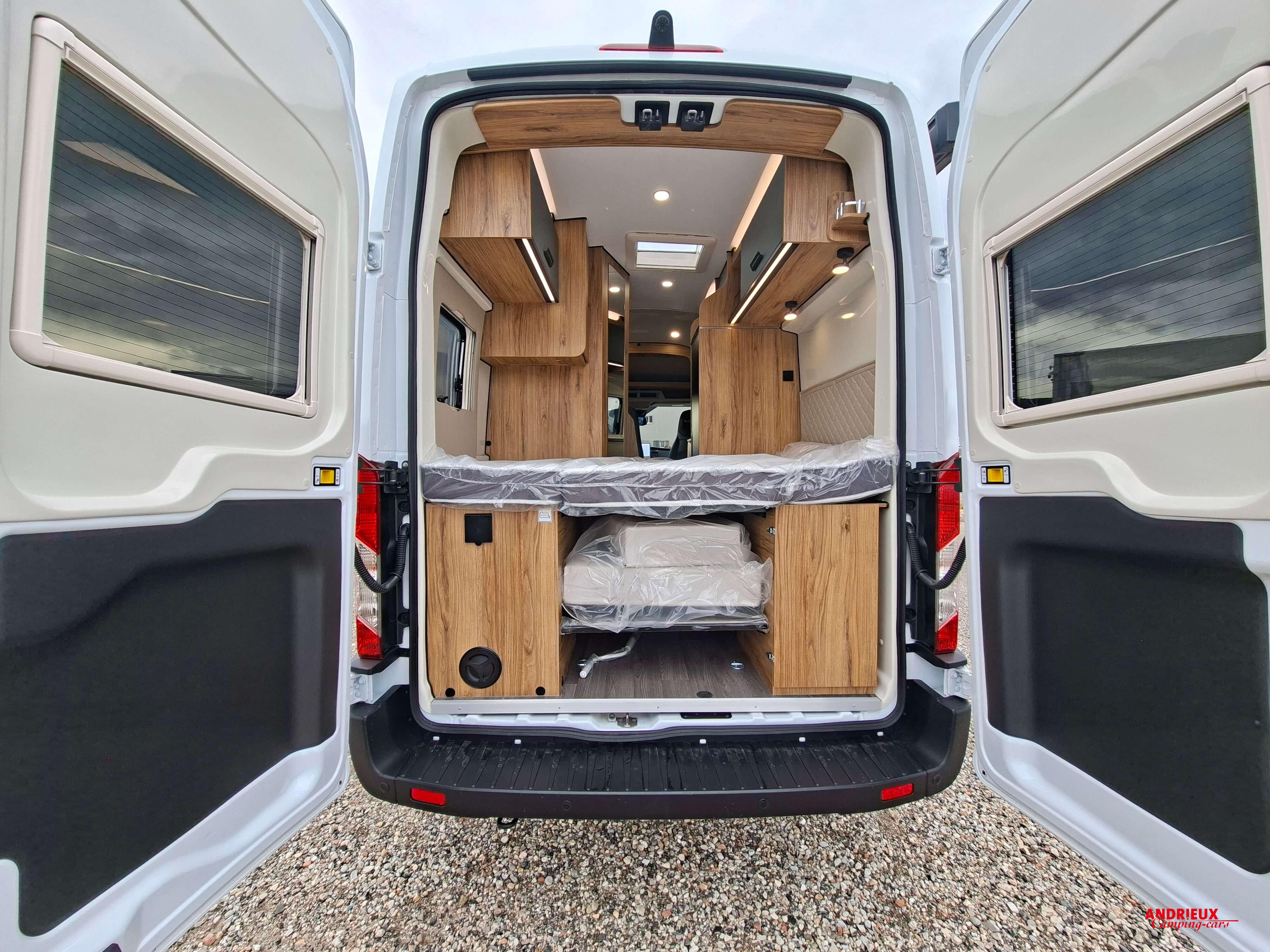  - 1 - FONT VENDOME FORTYVAN 4X2 