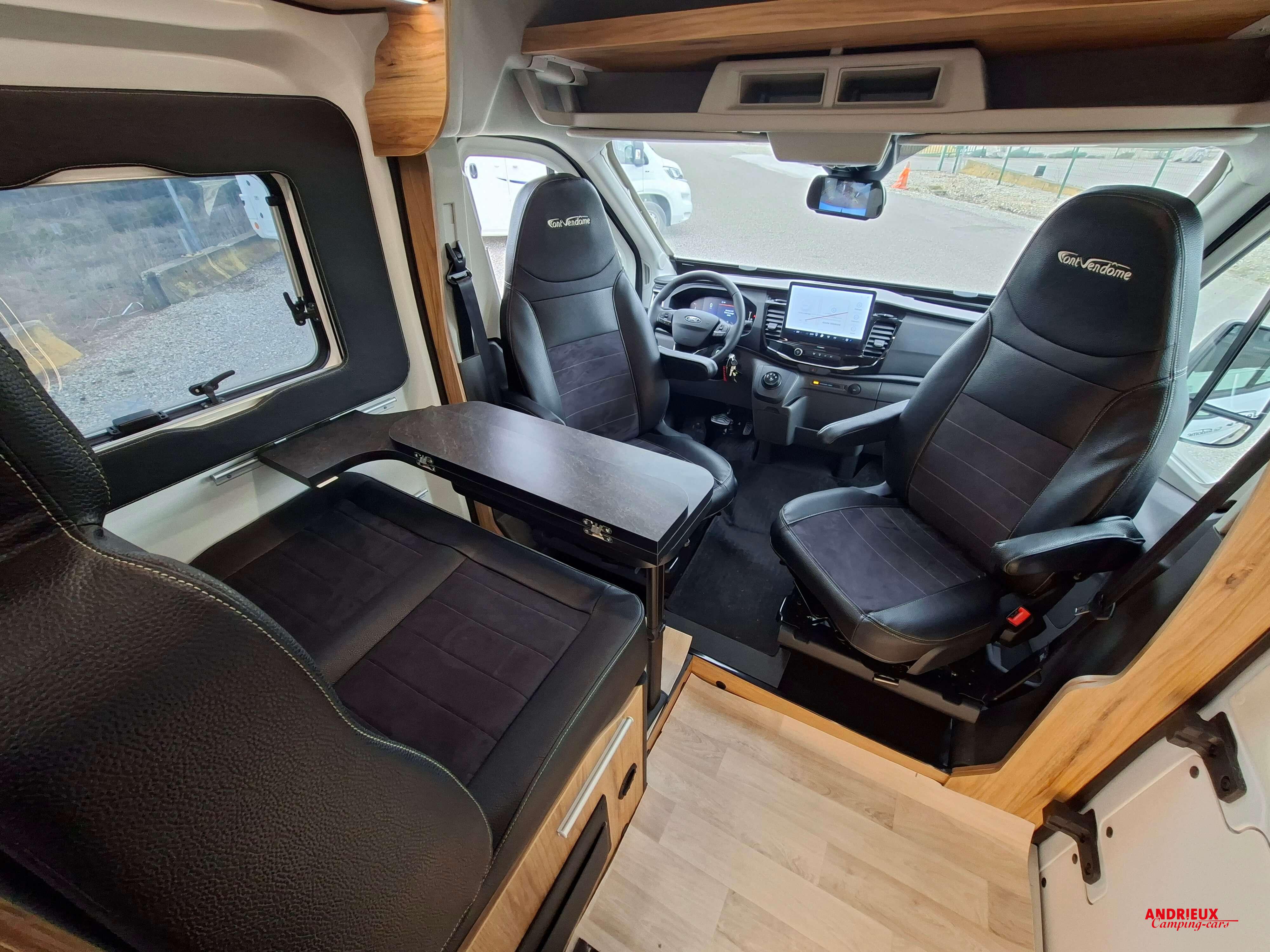  - 3 - FONT VENDOME FORTYVAN 4X2 