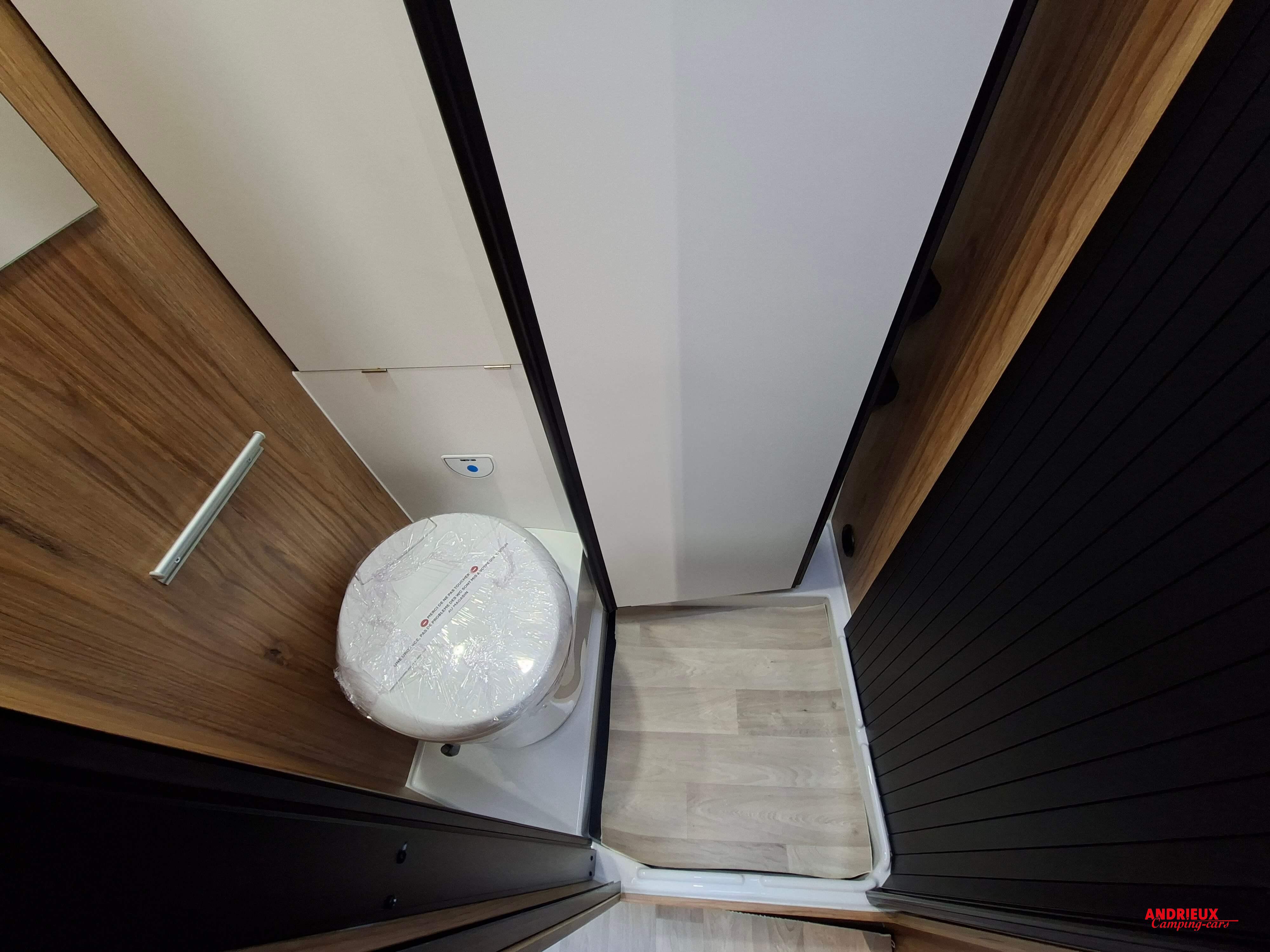  - 6 - FONT VENDOME FORTYVAN 4X2 