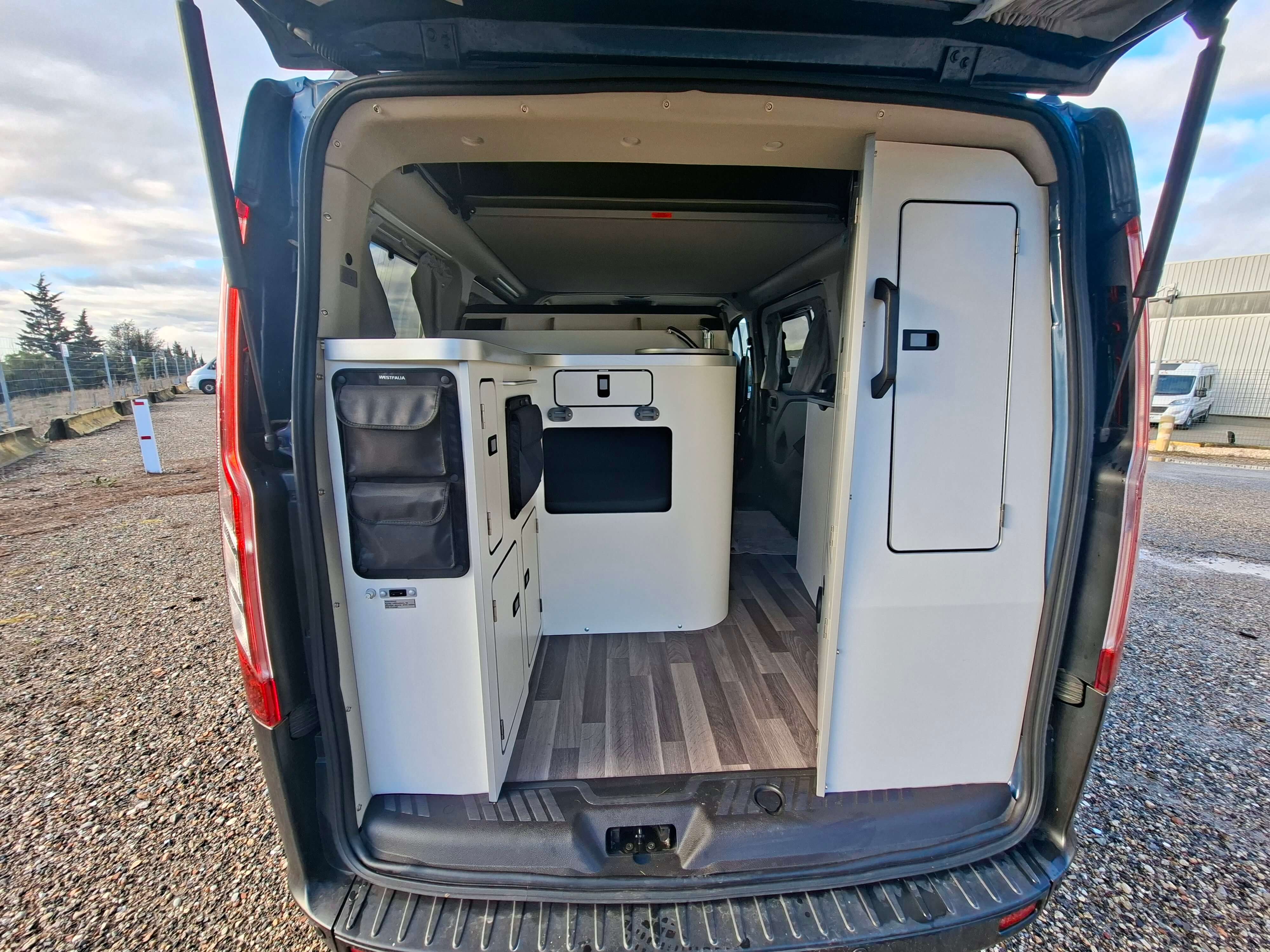  - 4 - WESTFALIA NUGGET TRAIL 