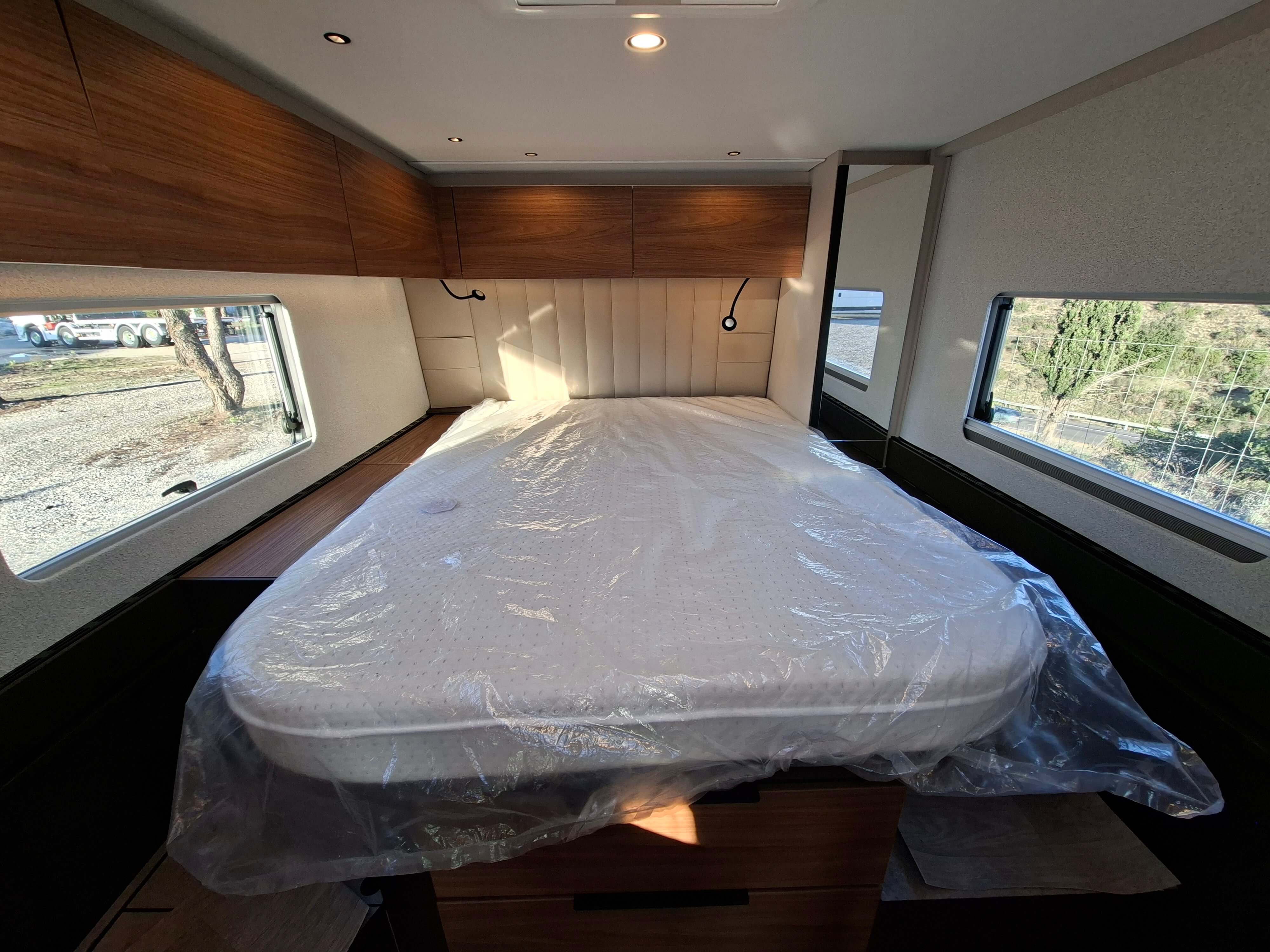  - 7 - BURSTNER SIGNATURE SFT 7.5 