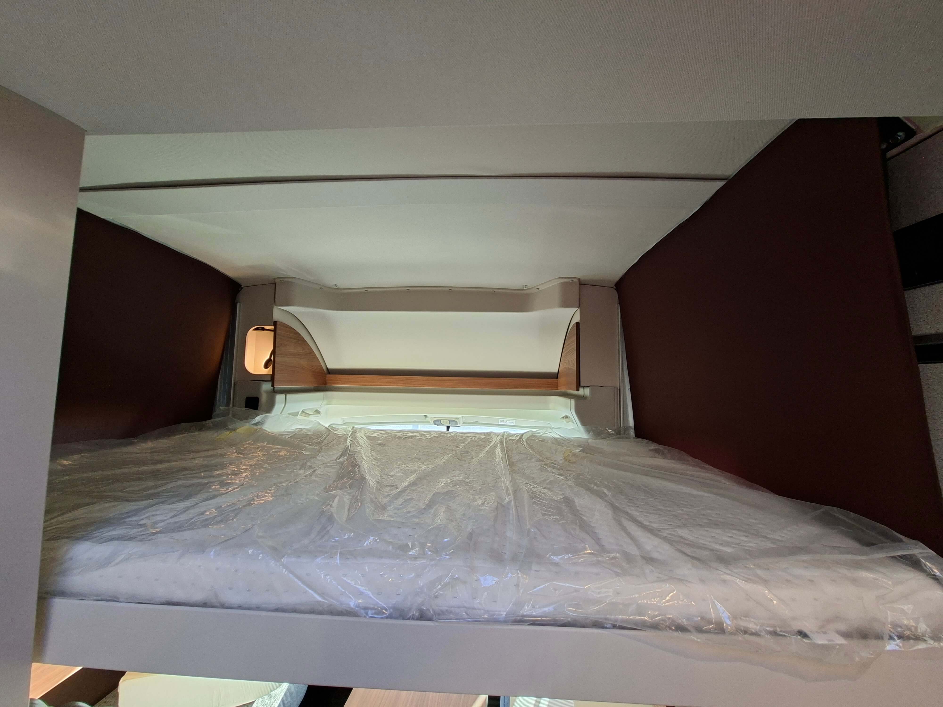  - 8 - BURSTNER SIGNATURE SFT 7.5 