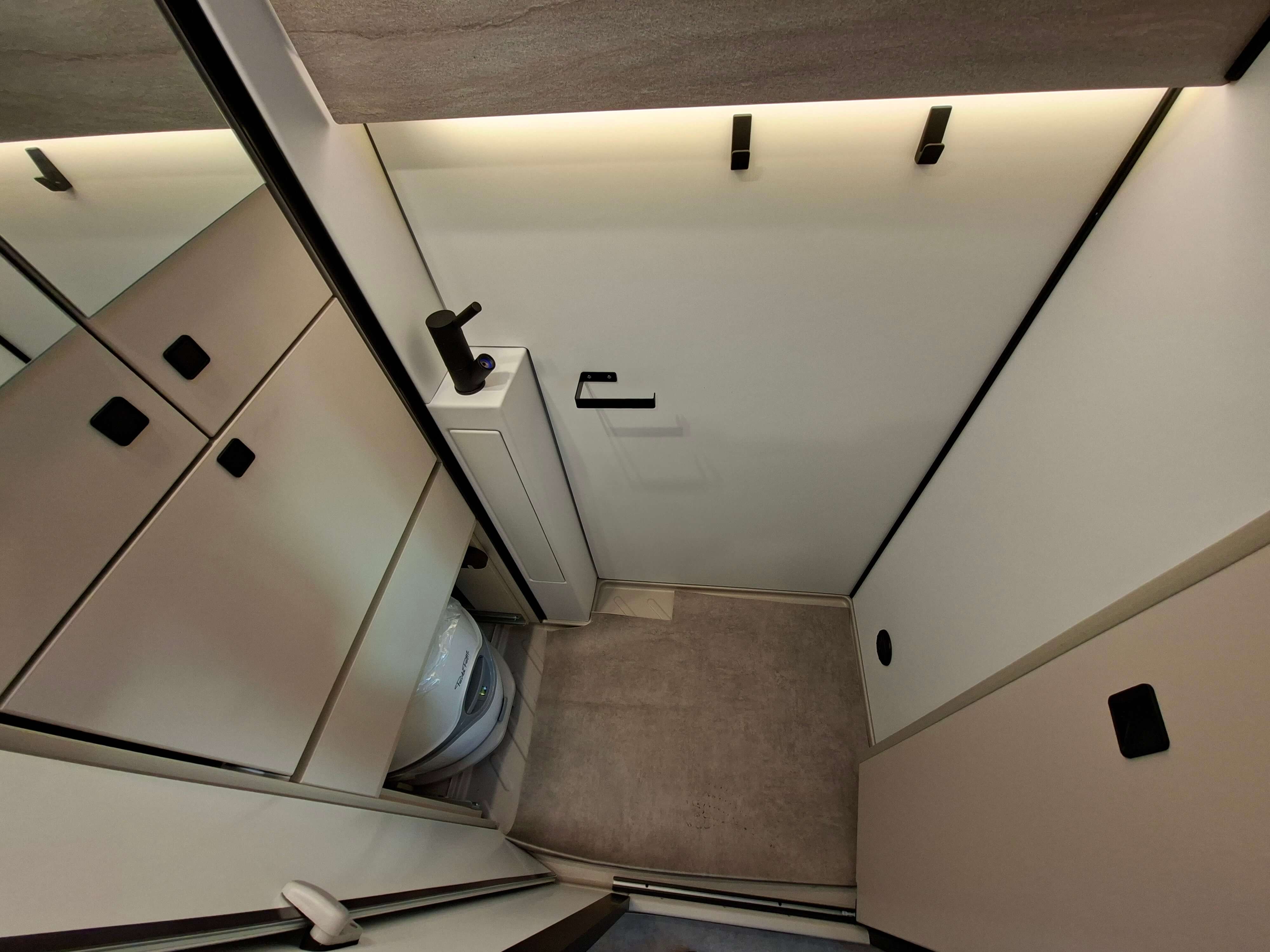  - 6 - BURSTNER PAPILLON PC 6.0 