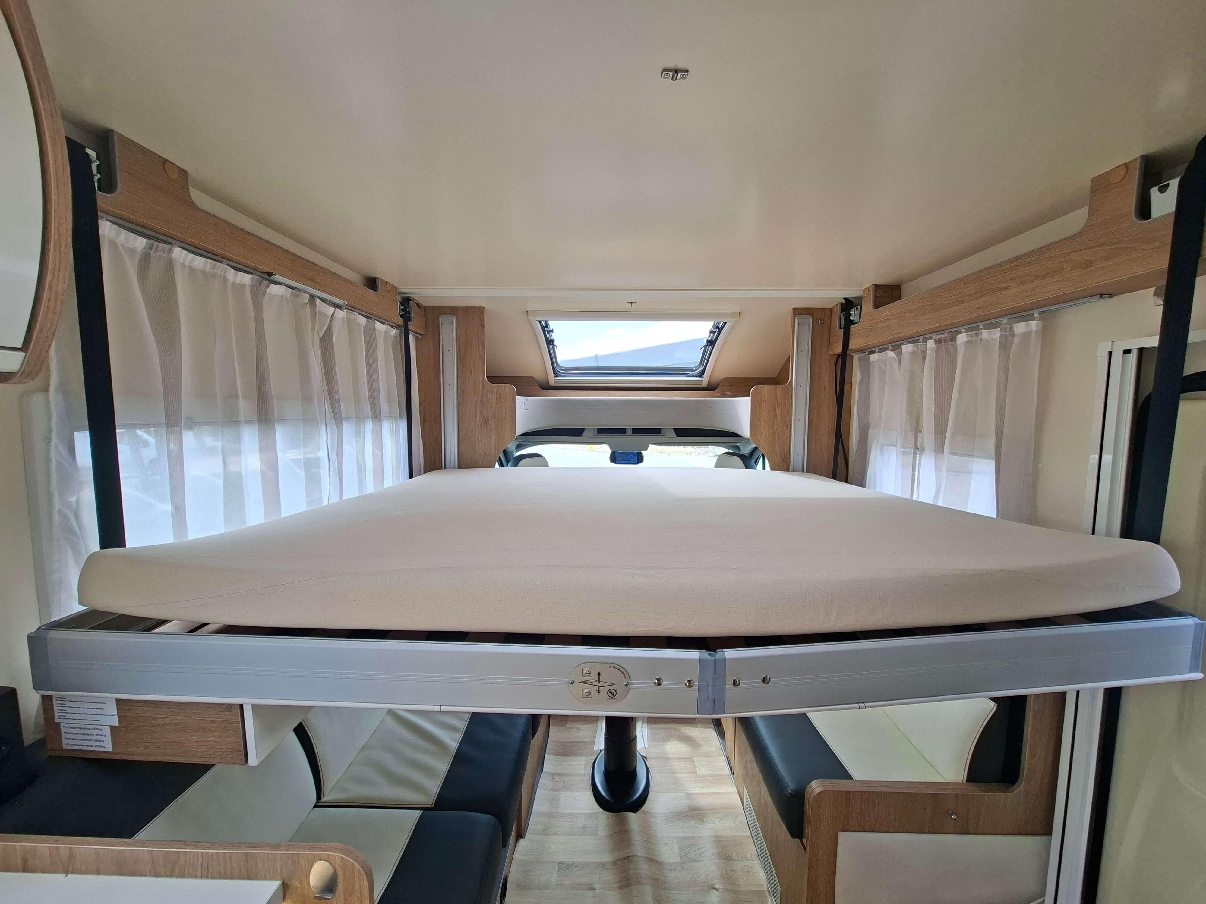  - 4 - CI HORON 34 XT 