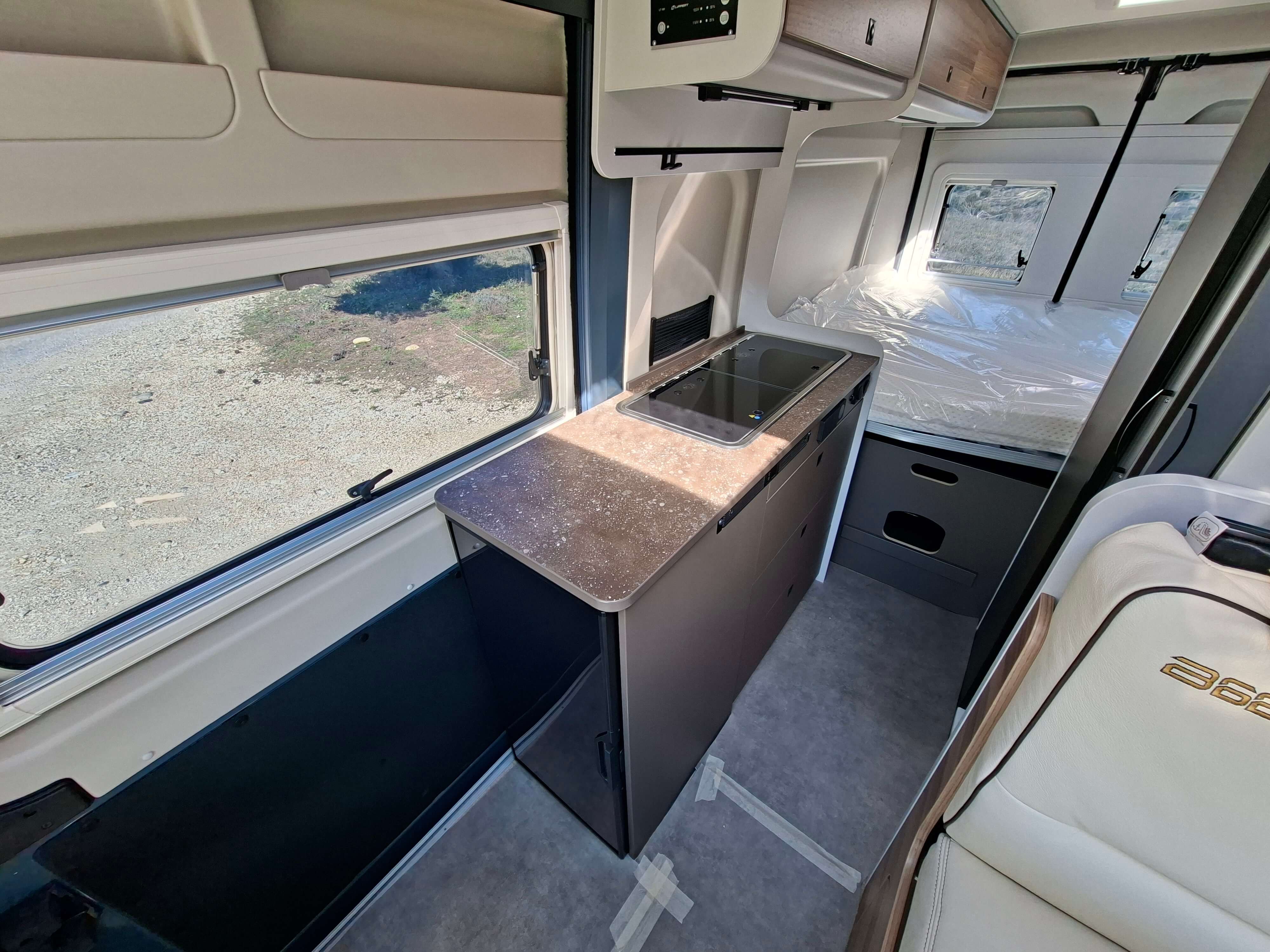  - 4 - BURSTNER B66 600 C 