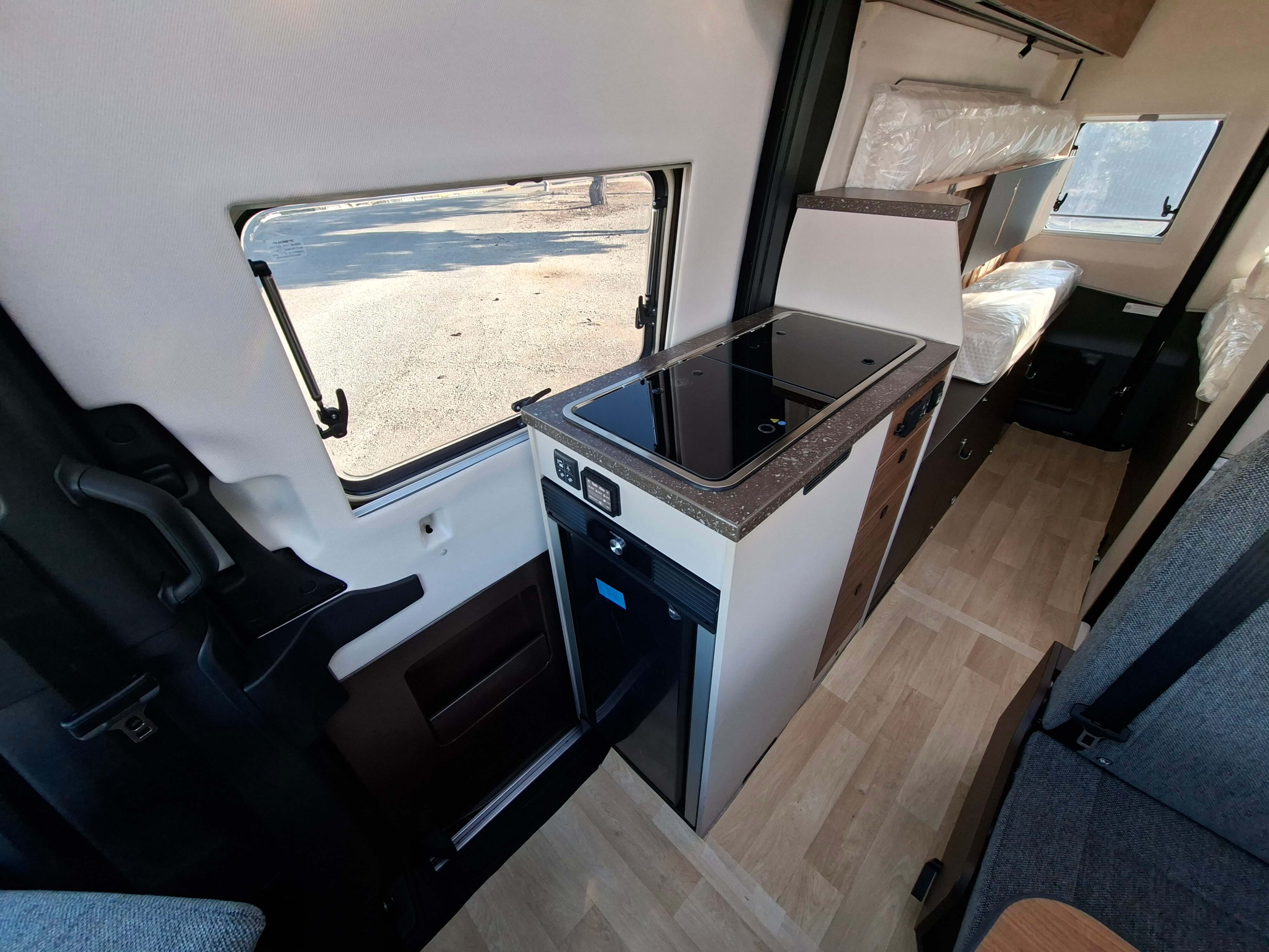  - 3 - BURSTNER HABITON HM 6.0 