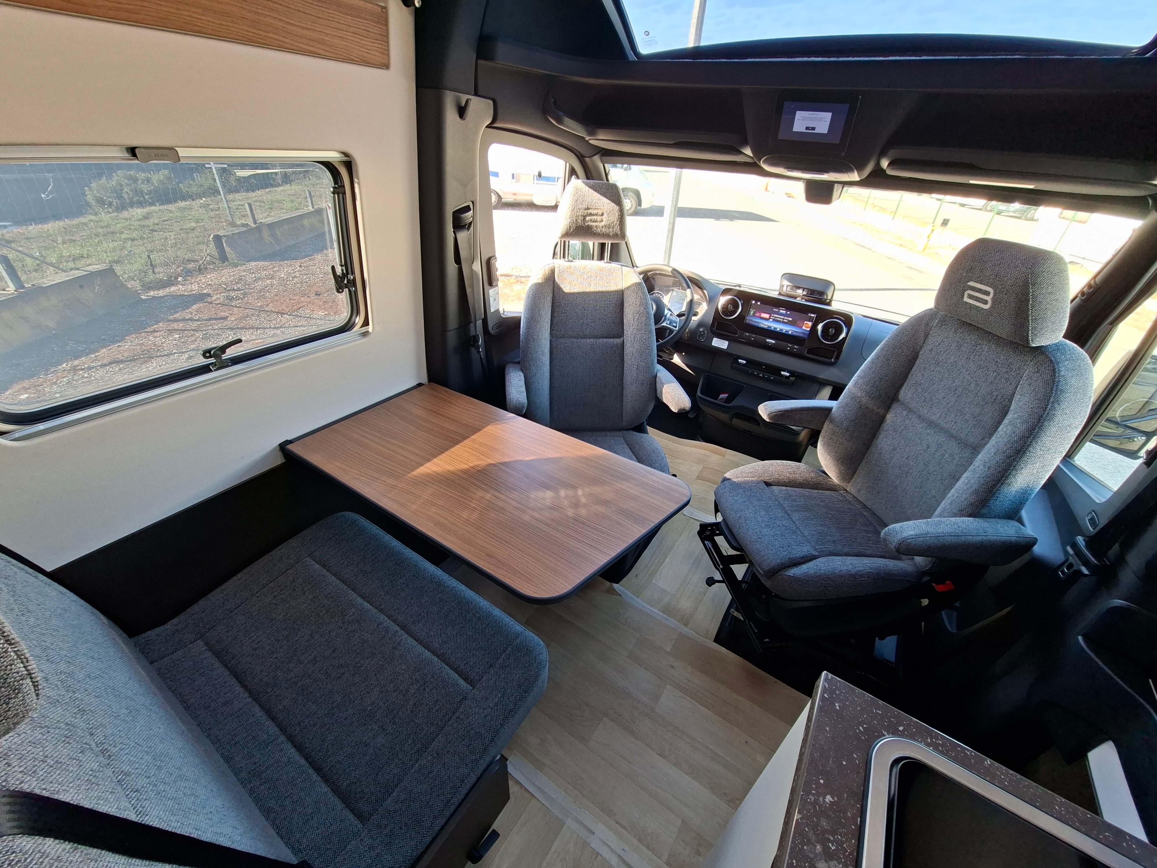  - 4 - BURSTNER HABITON HM 6.0 