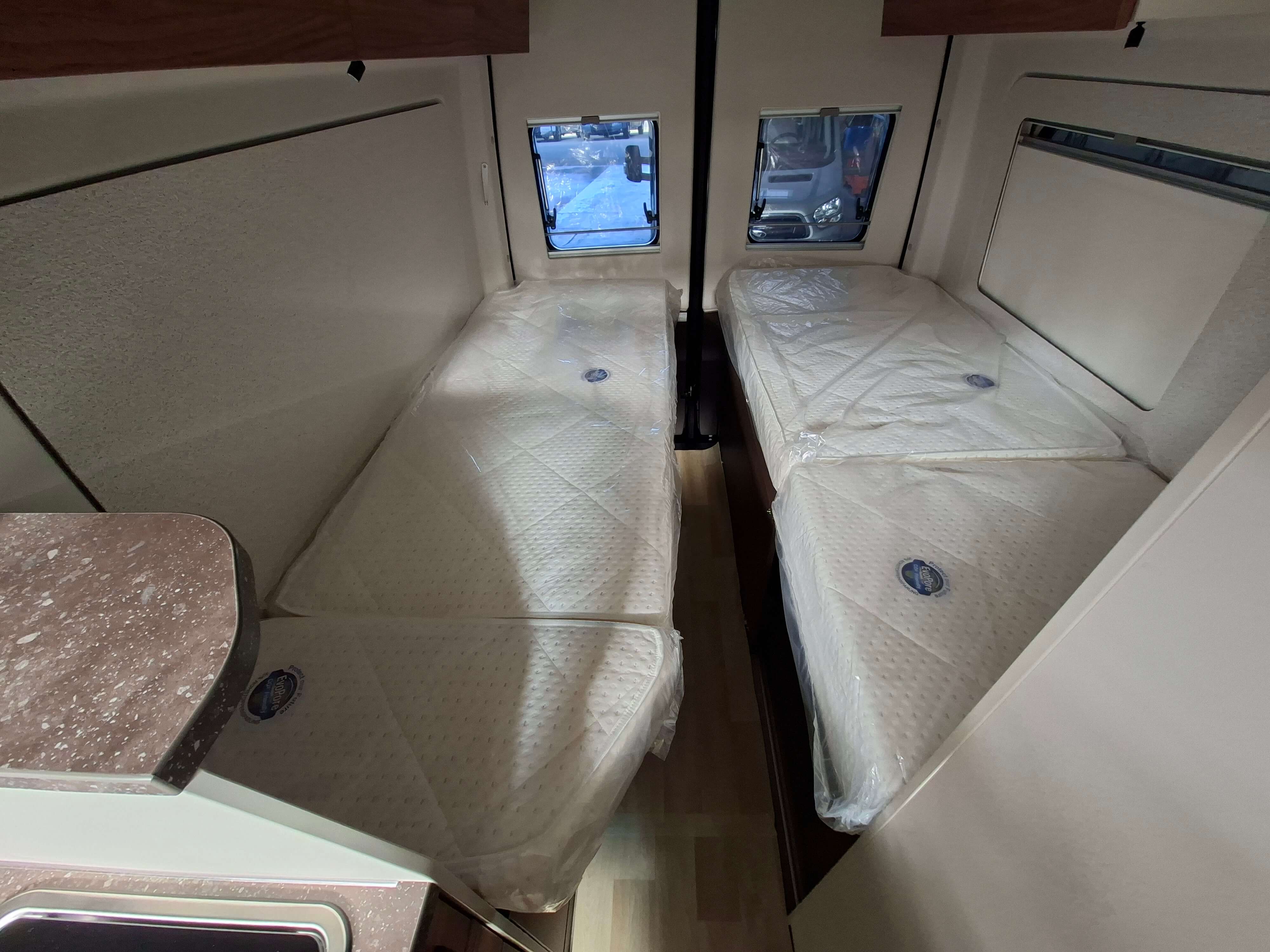  - 8 - BURSTNER HABITON HM 6.0 