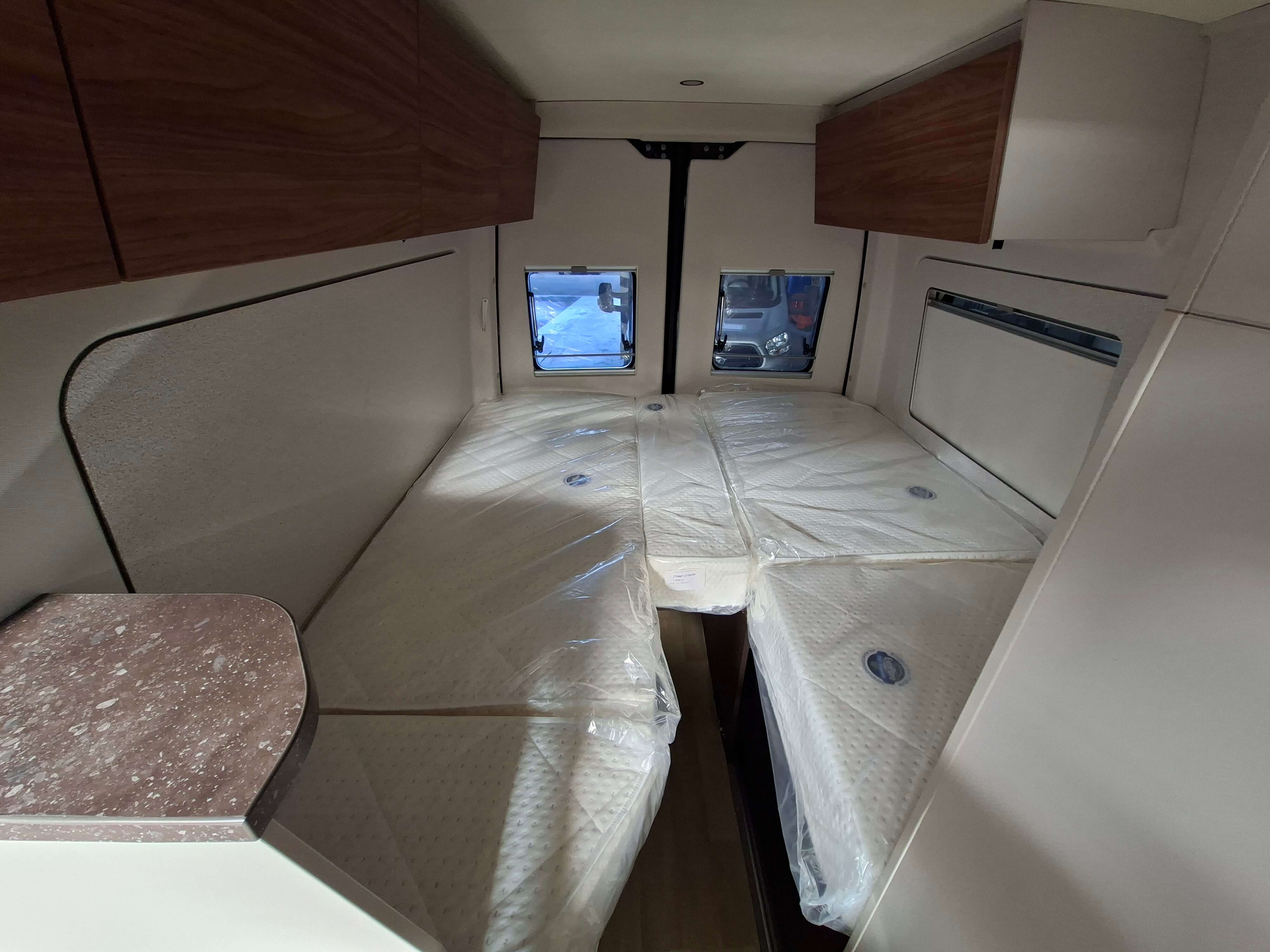  - 9 - BURSTNER HABITON HM 6.0 