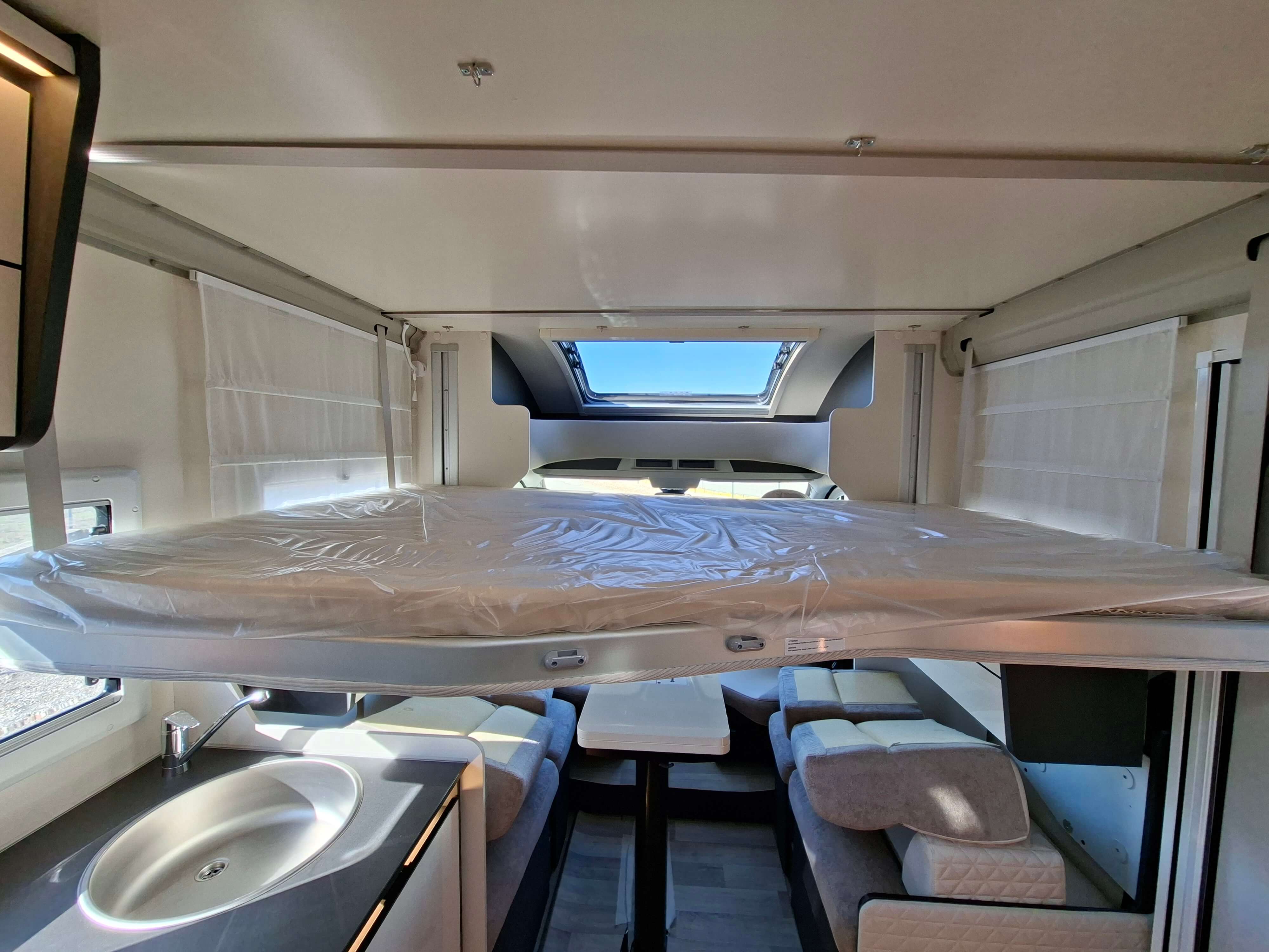  - 9 - MC LOUIS YEARLING 70G 