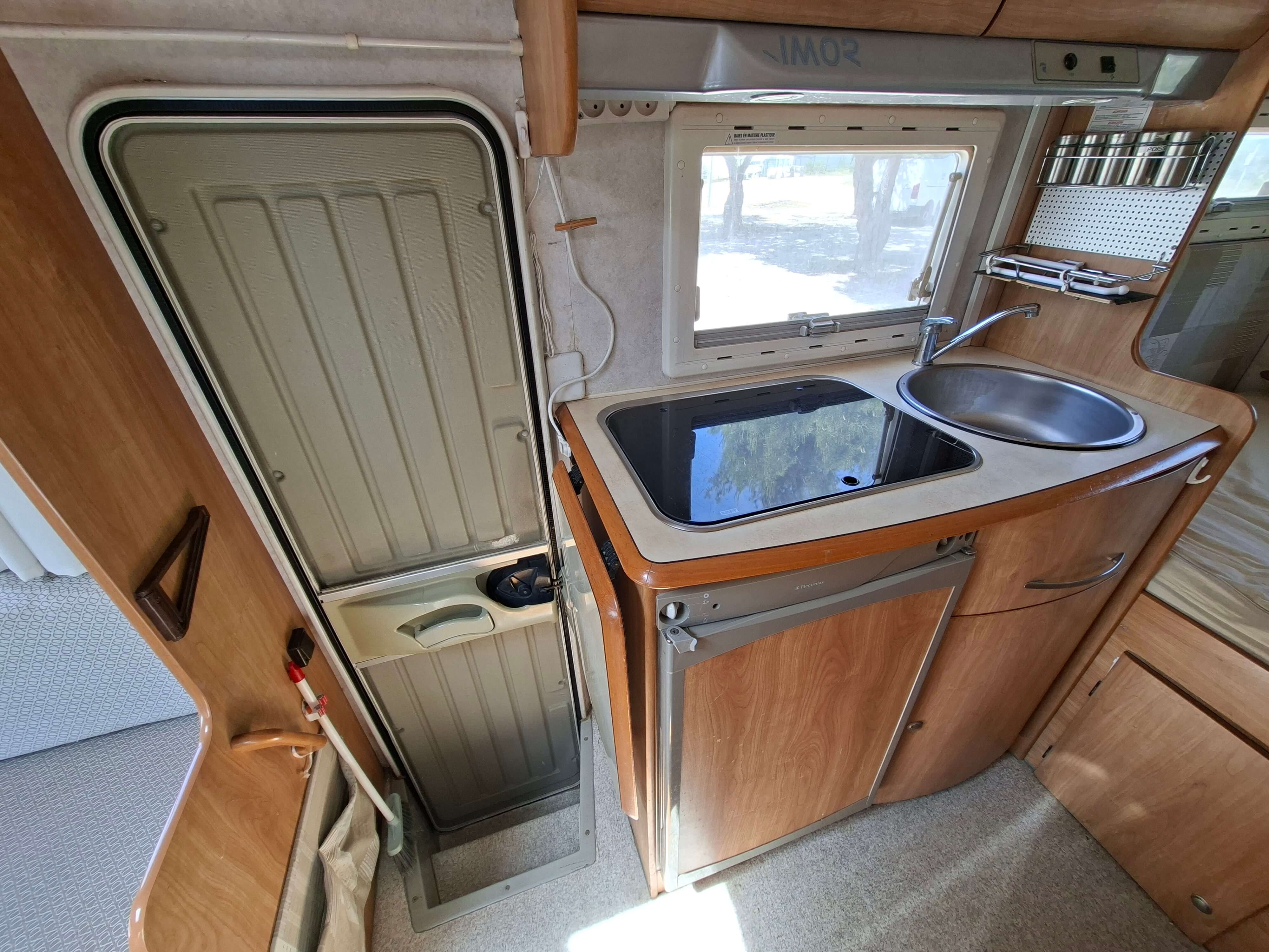  - 3 - RIMOR SAILER 681 TC 